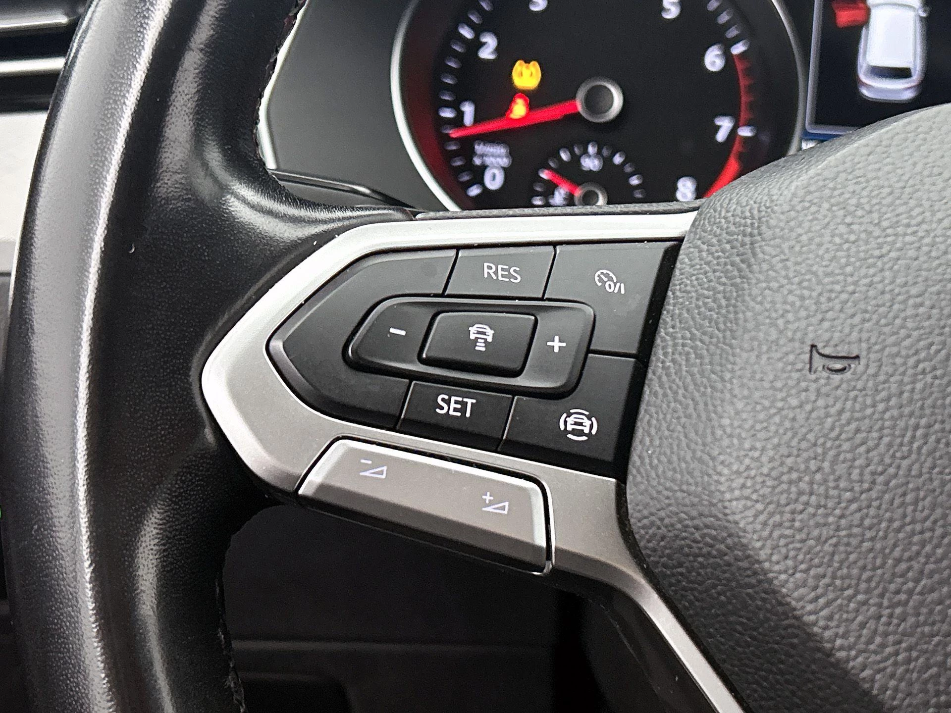 Volkswagen-Passat-image-5