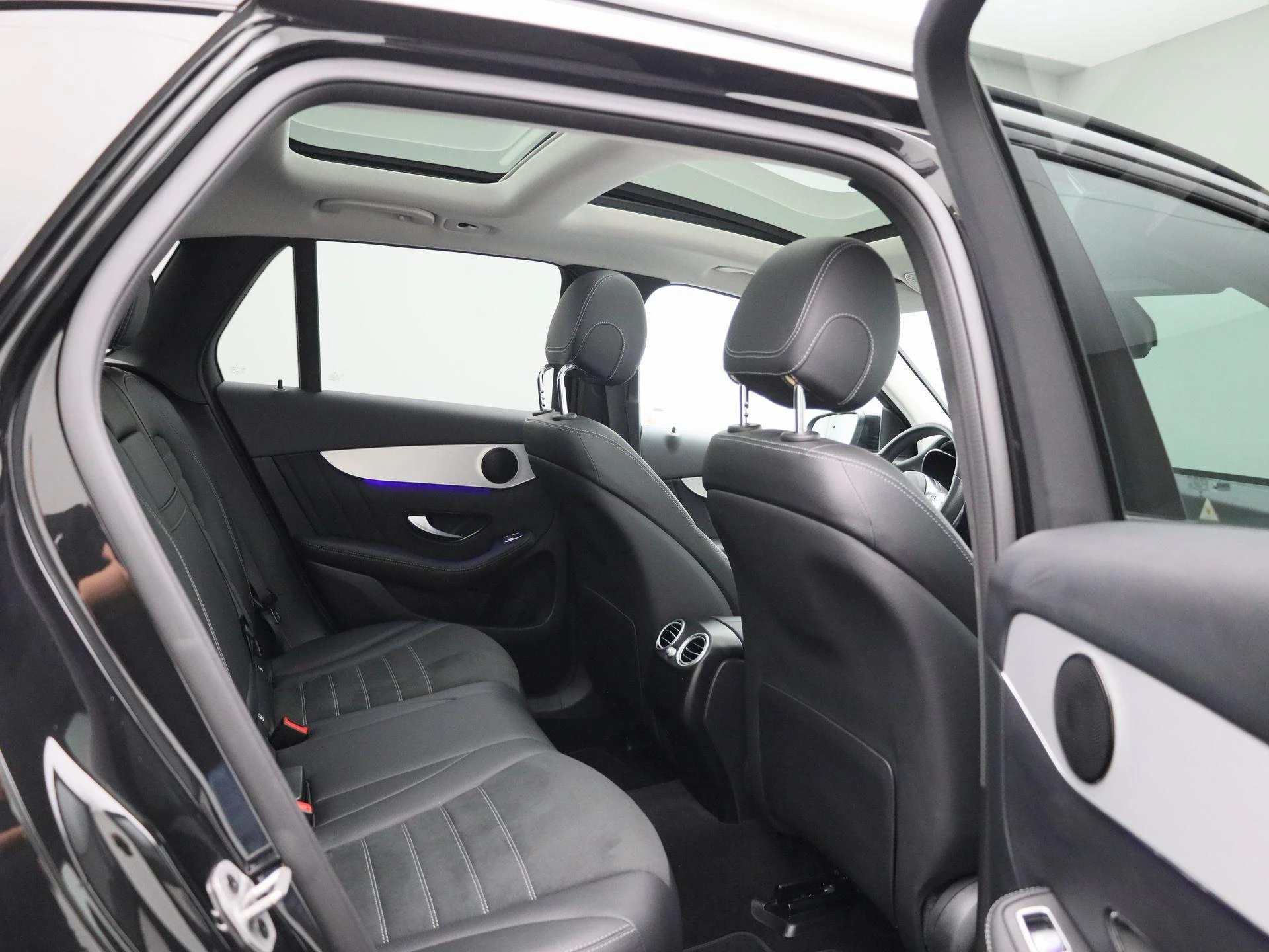 Mercedes-Benz-GLC-image-37