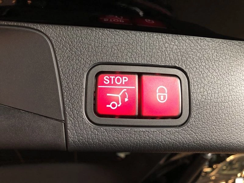 Mercedes-Benz GLB 220 d 4m AMG NIGHT AHK PANO 7-SITZE 360° AMG LineX247 GLB 220 d 4m AMG NIGHT AHK PANO 7-SITZE 360° AMG Line