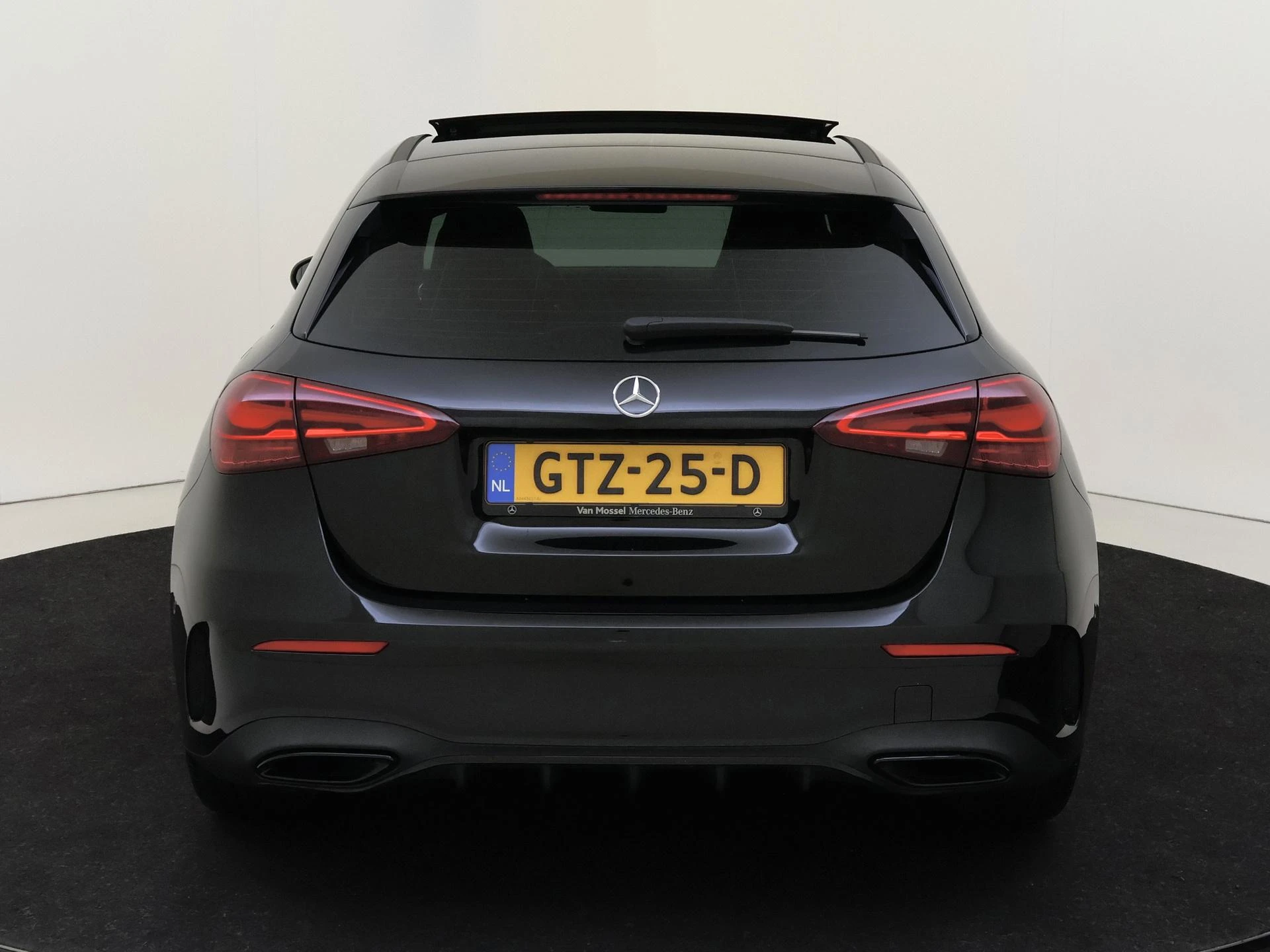 Mercedes-Benz-A-Klasse-image-7