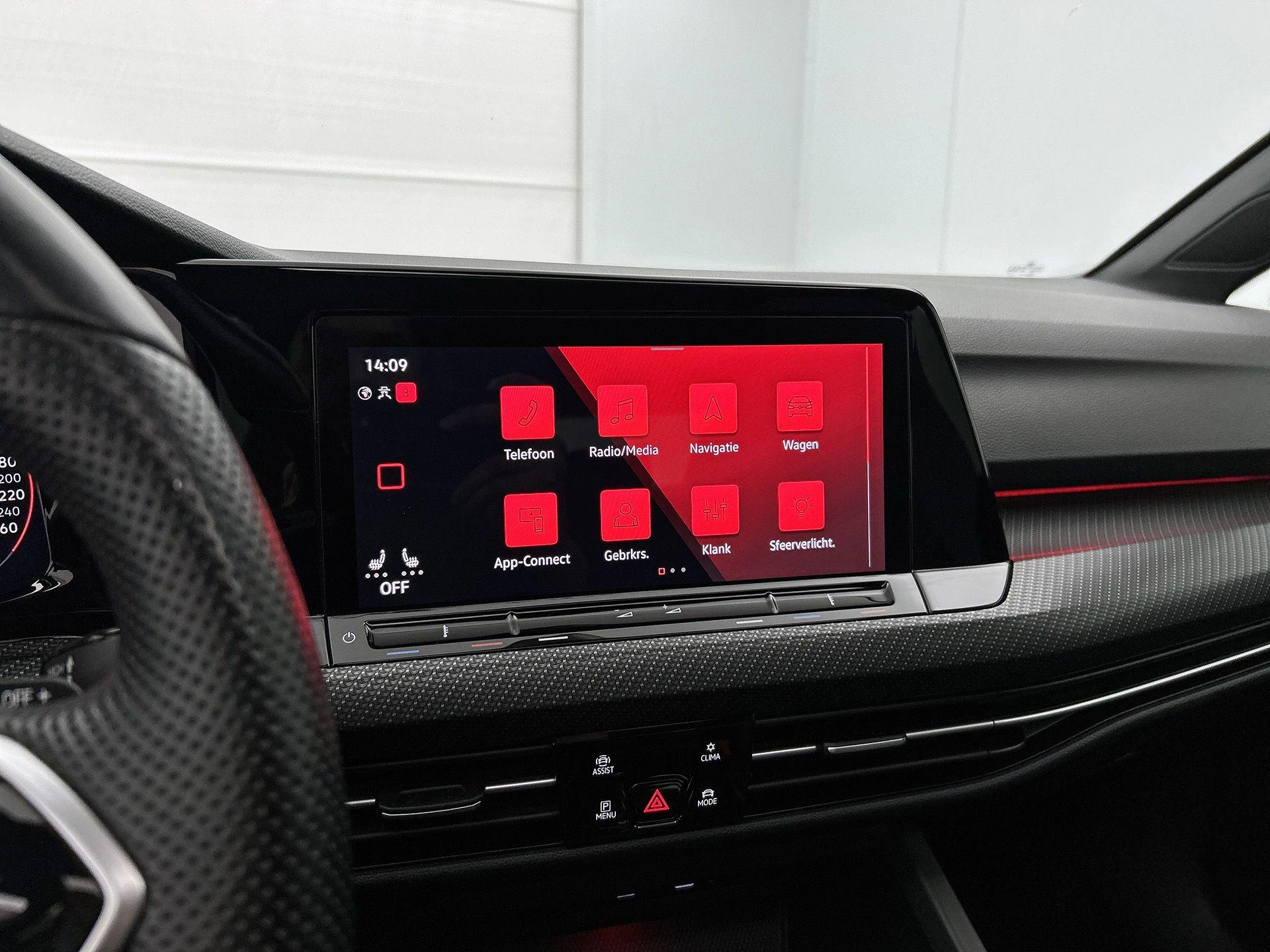 Volkswagen-Golf-image-24