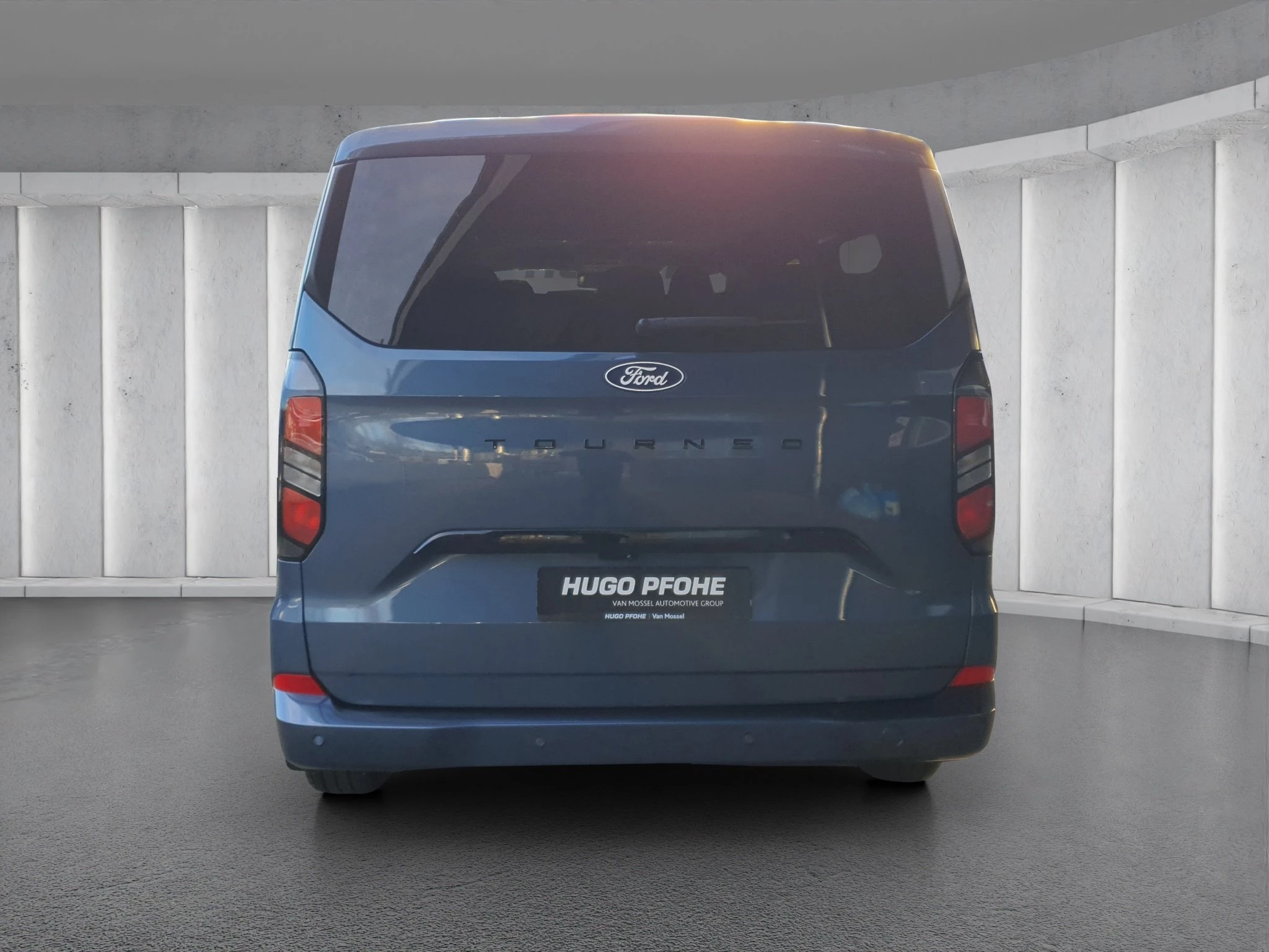 Ford-Tourneo Custom-image-3