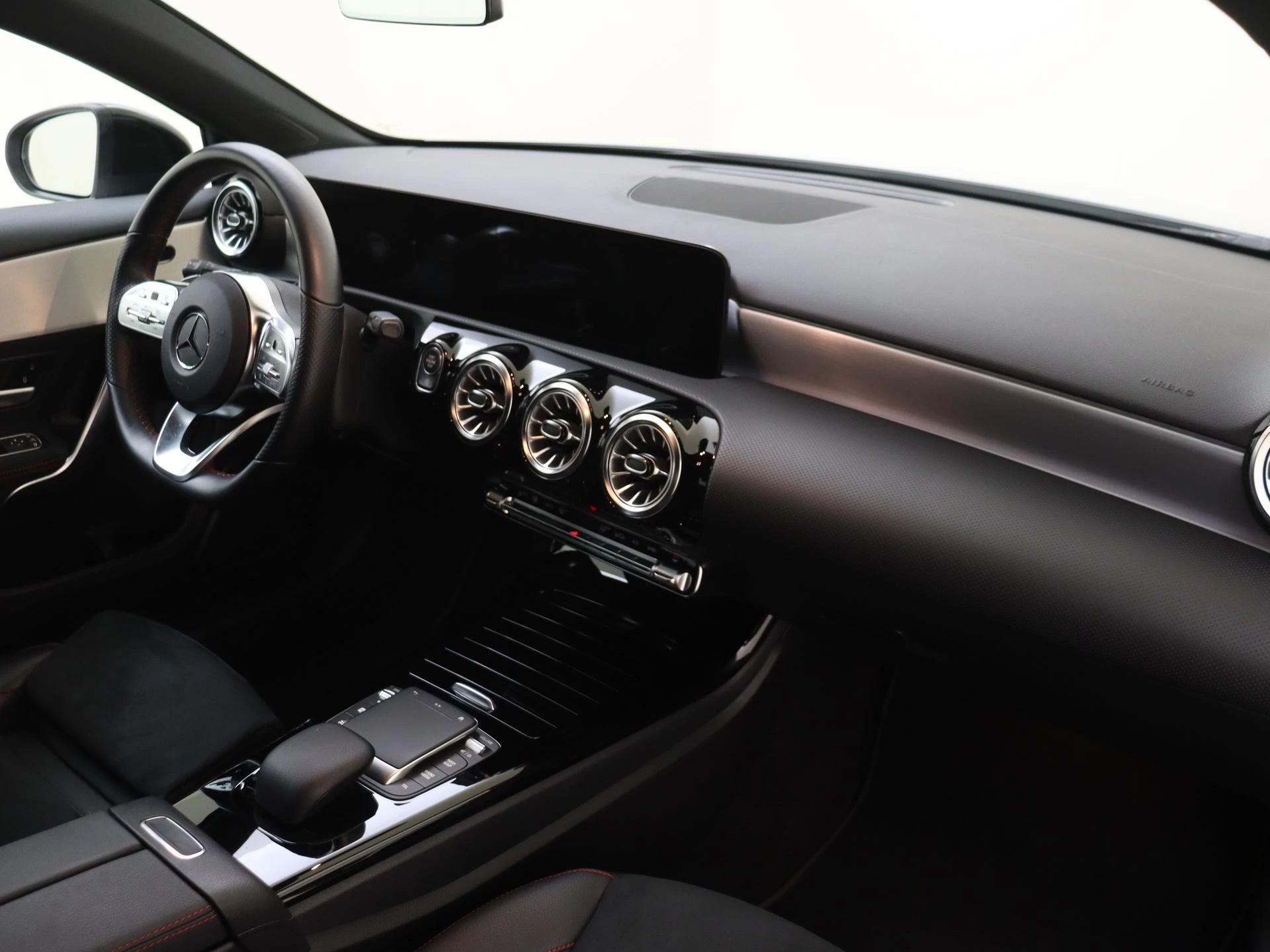 Mercedes-Benz-A-Klasse-image-4