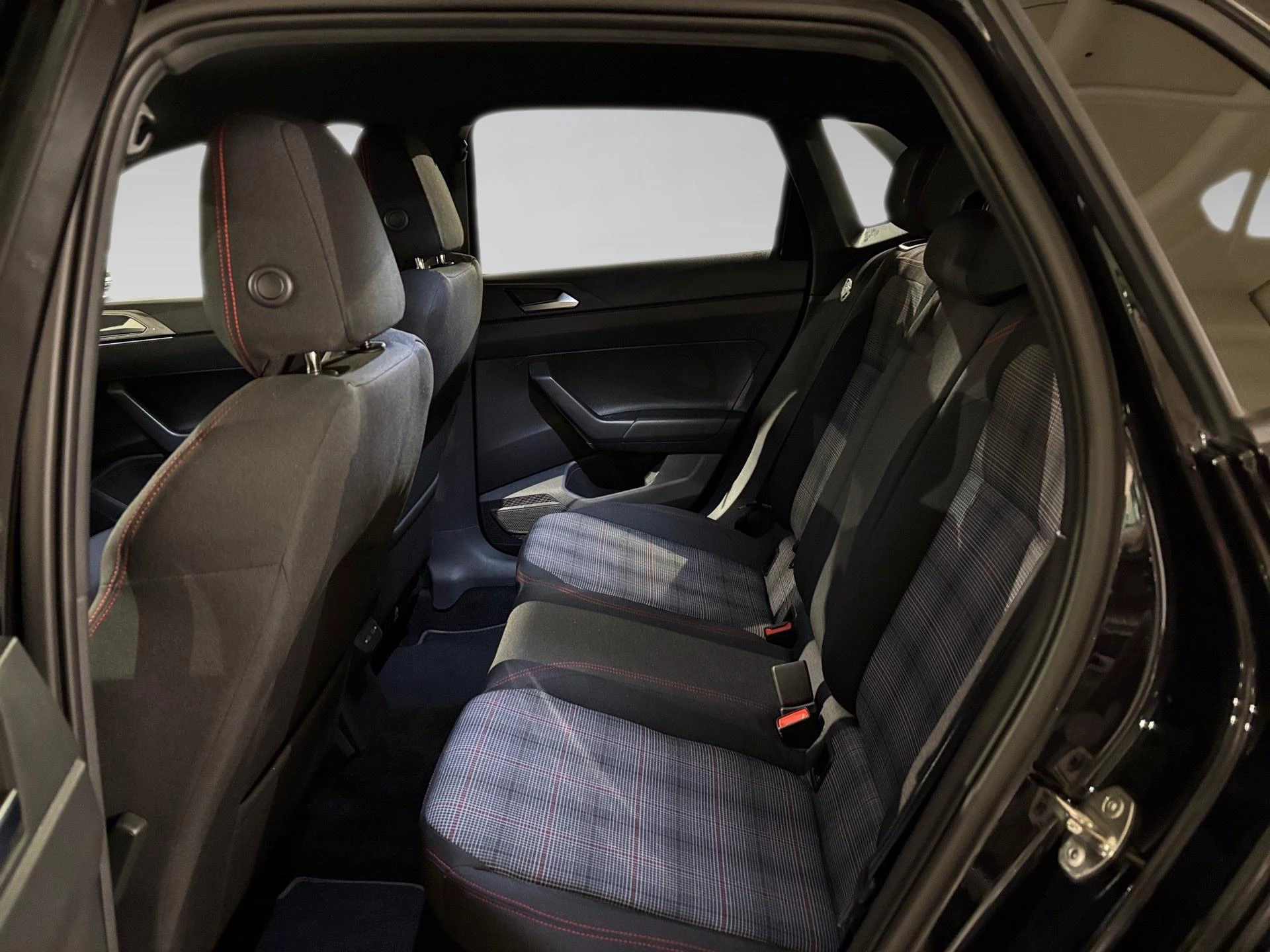 Volkswagen-Polo-image-10