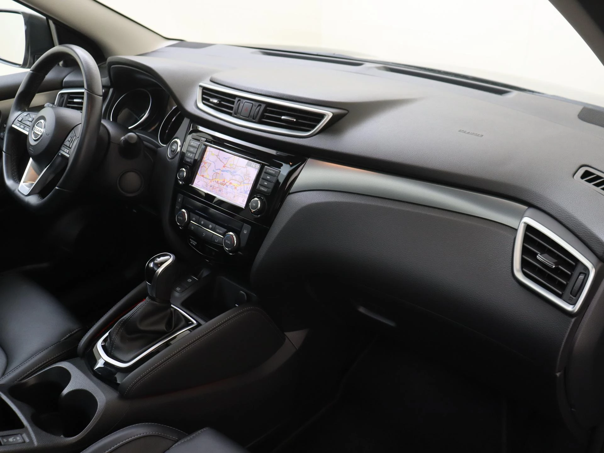 Nissan-QASHQAI-image-10