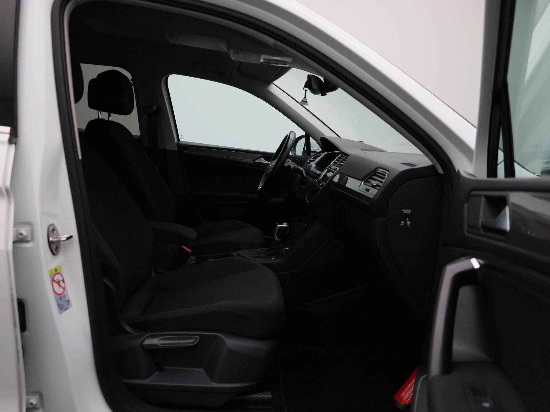 Volkswagen-Tiguan-image-38