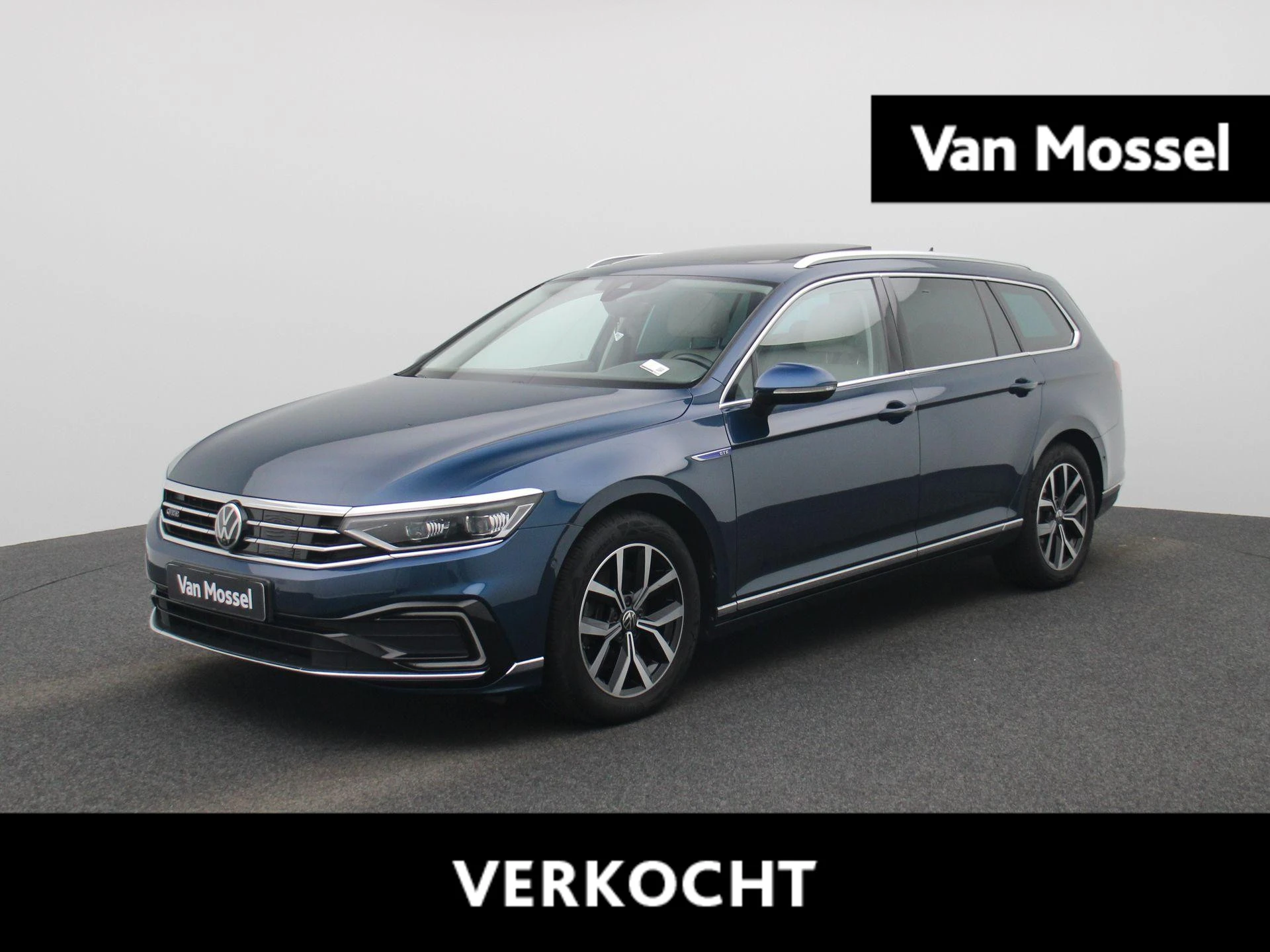 Volkswagen-Passat-image-0