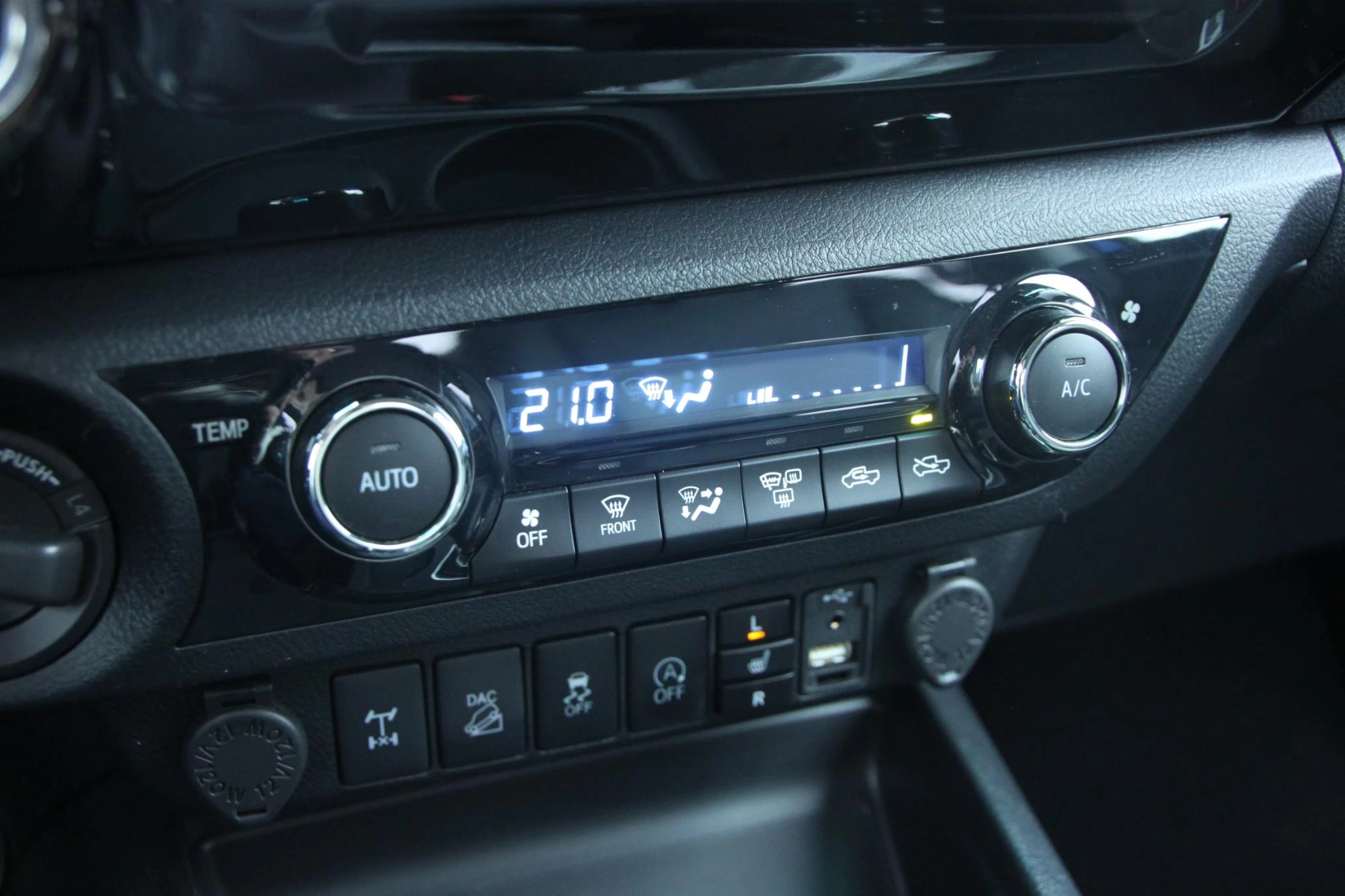 Toyota Hilux 2.4 D-4D Double Cab Aut. Limited