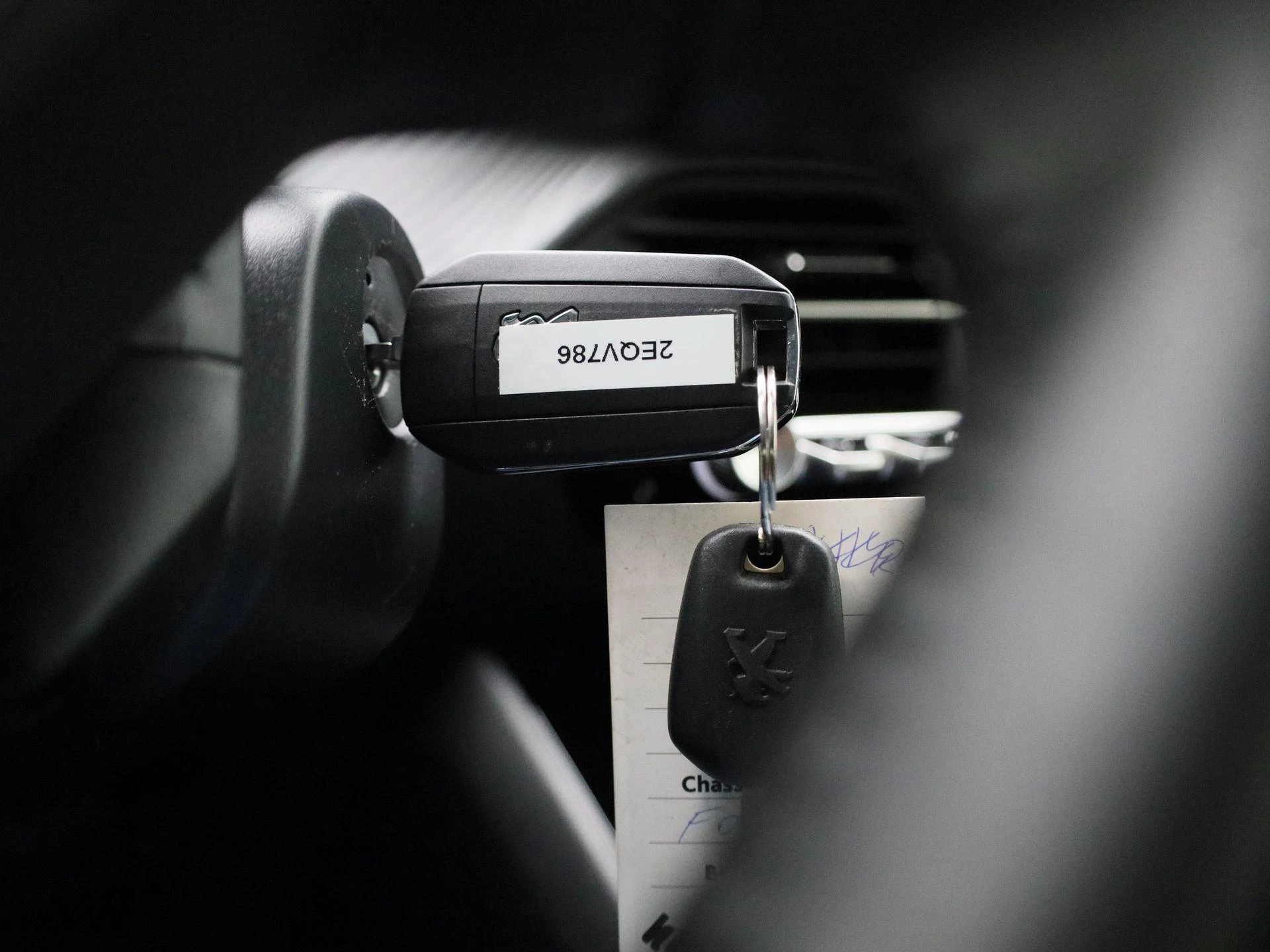 Peugeot-208-image-19