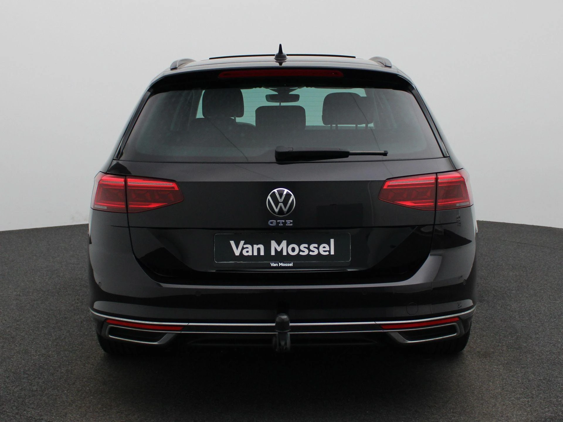 Volkswagen-Passat-image-4