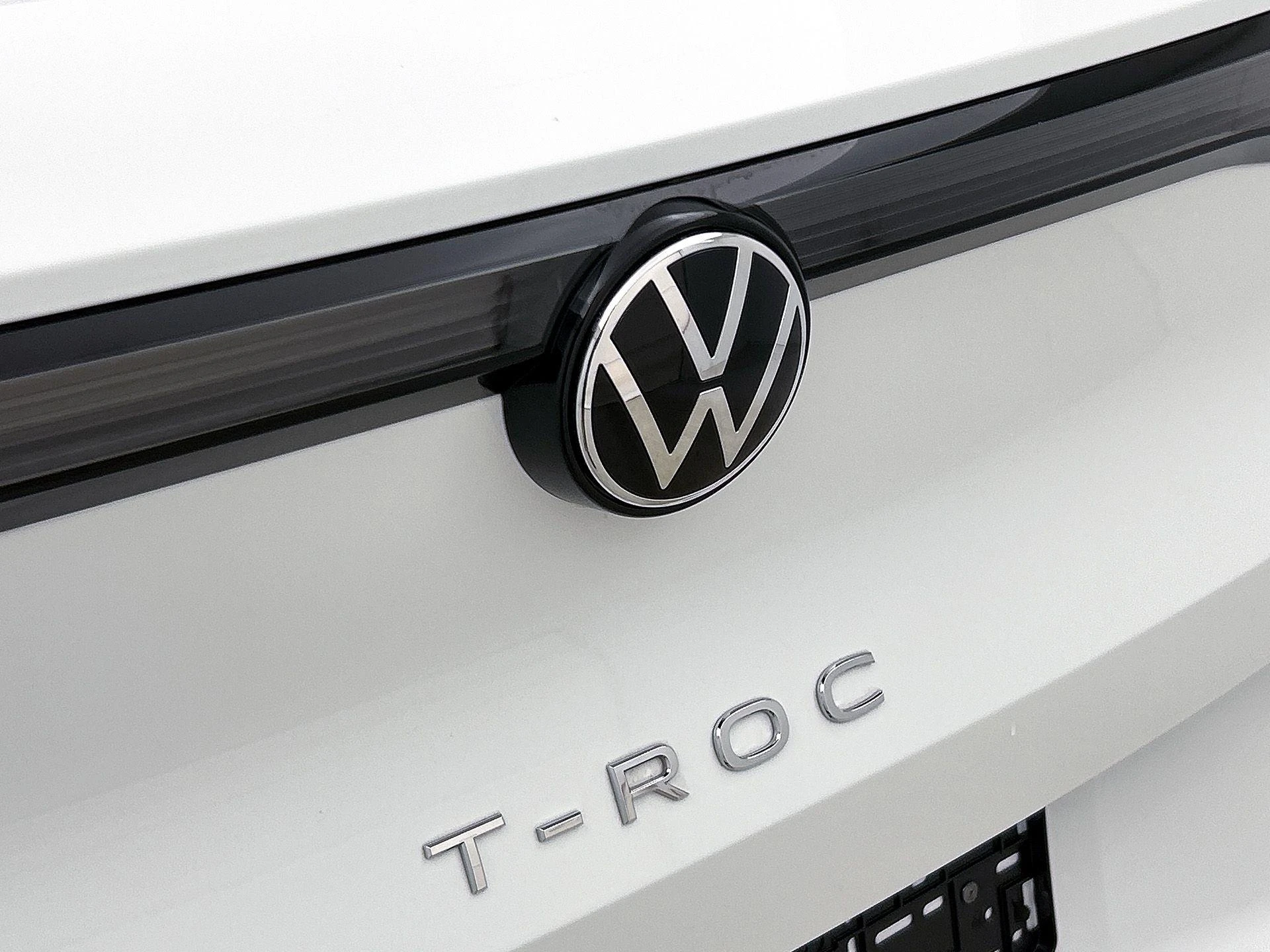 Volkswagen-T-Roc-image-12