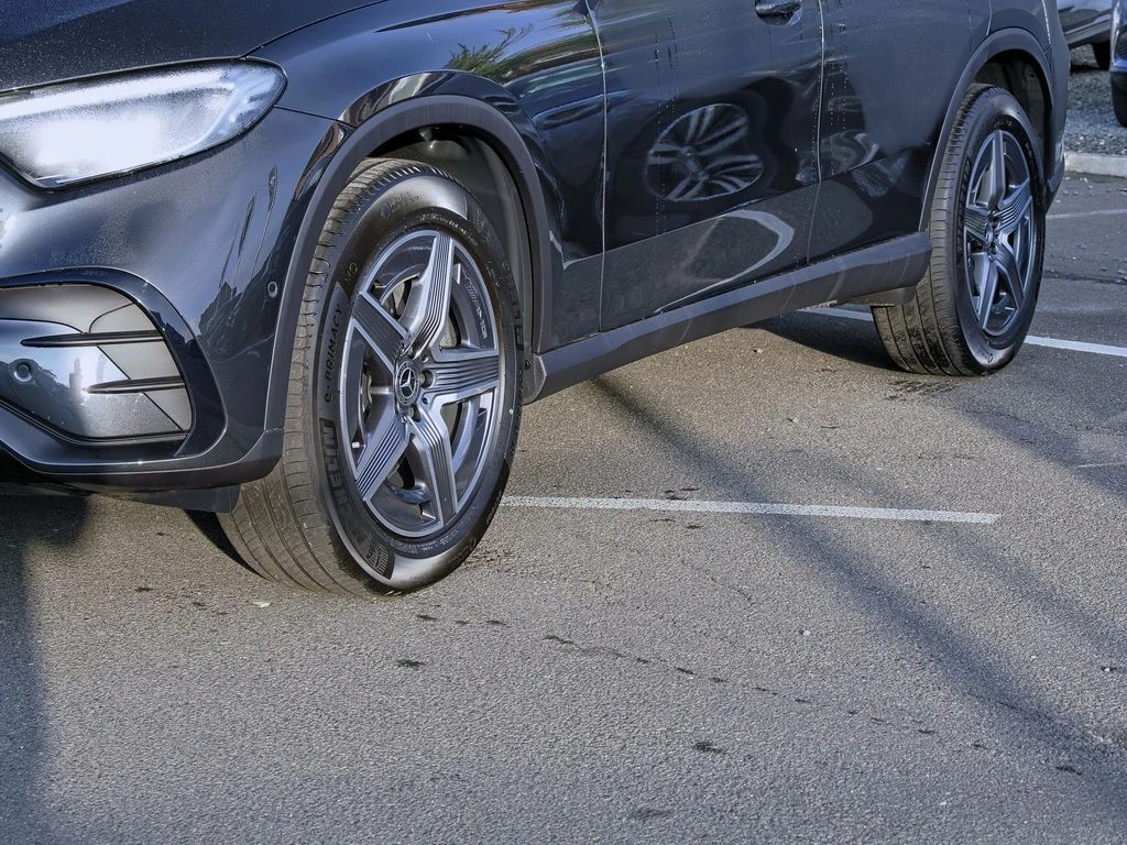 Mercedes-Benz-GLC 300 d-image-6