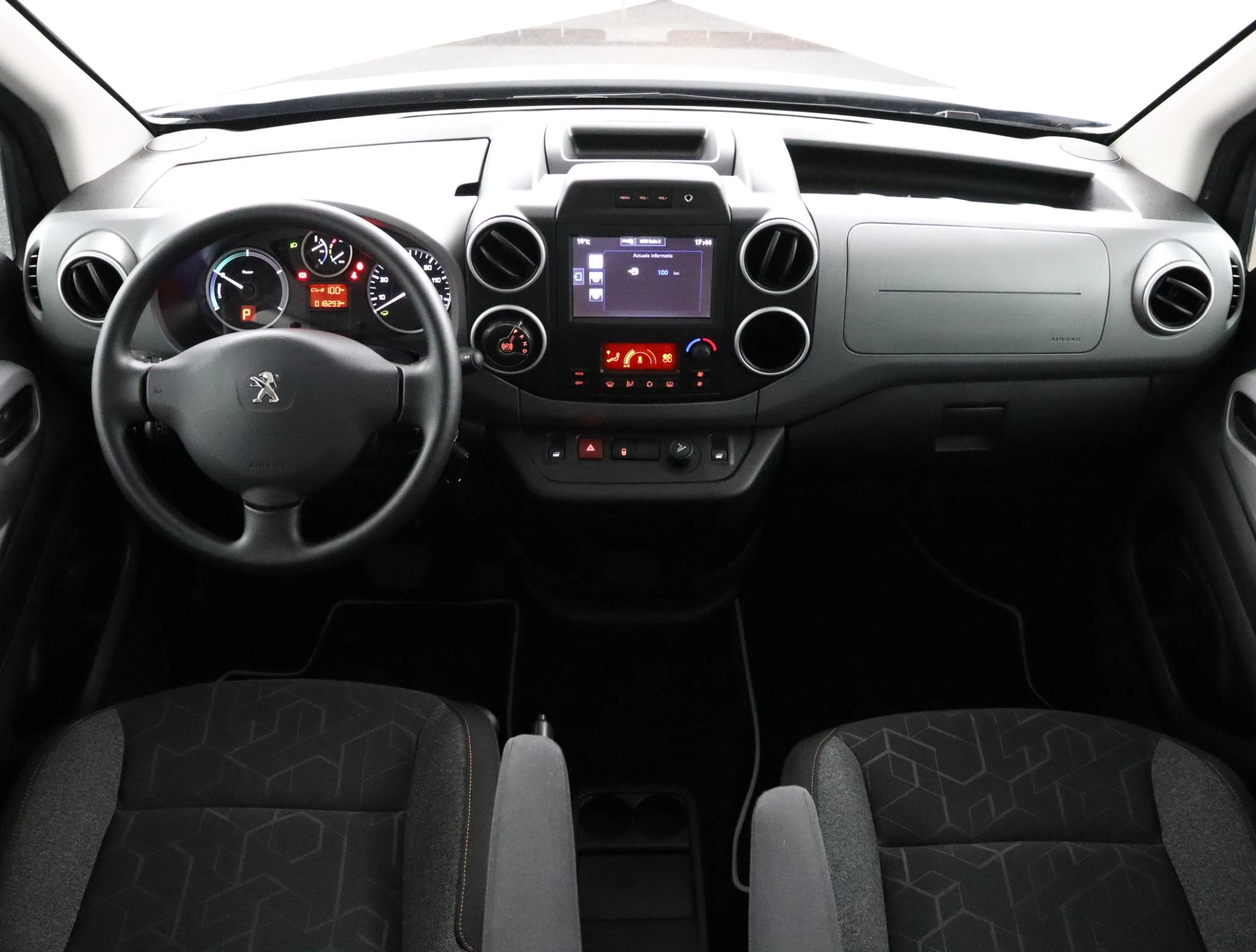 Peugeot-e-Partner-image-3