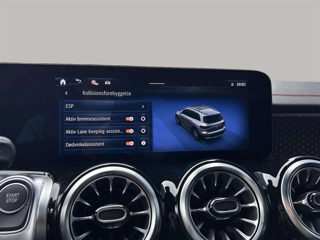 Mercedes-Benz-EQB-image-17