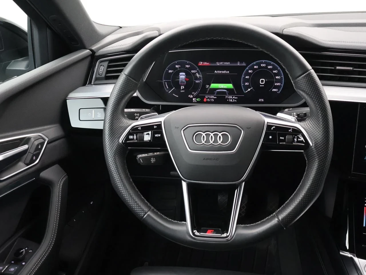 Audi-e-tron-image-12