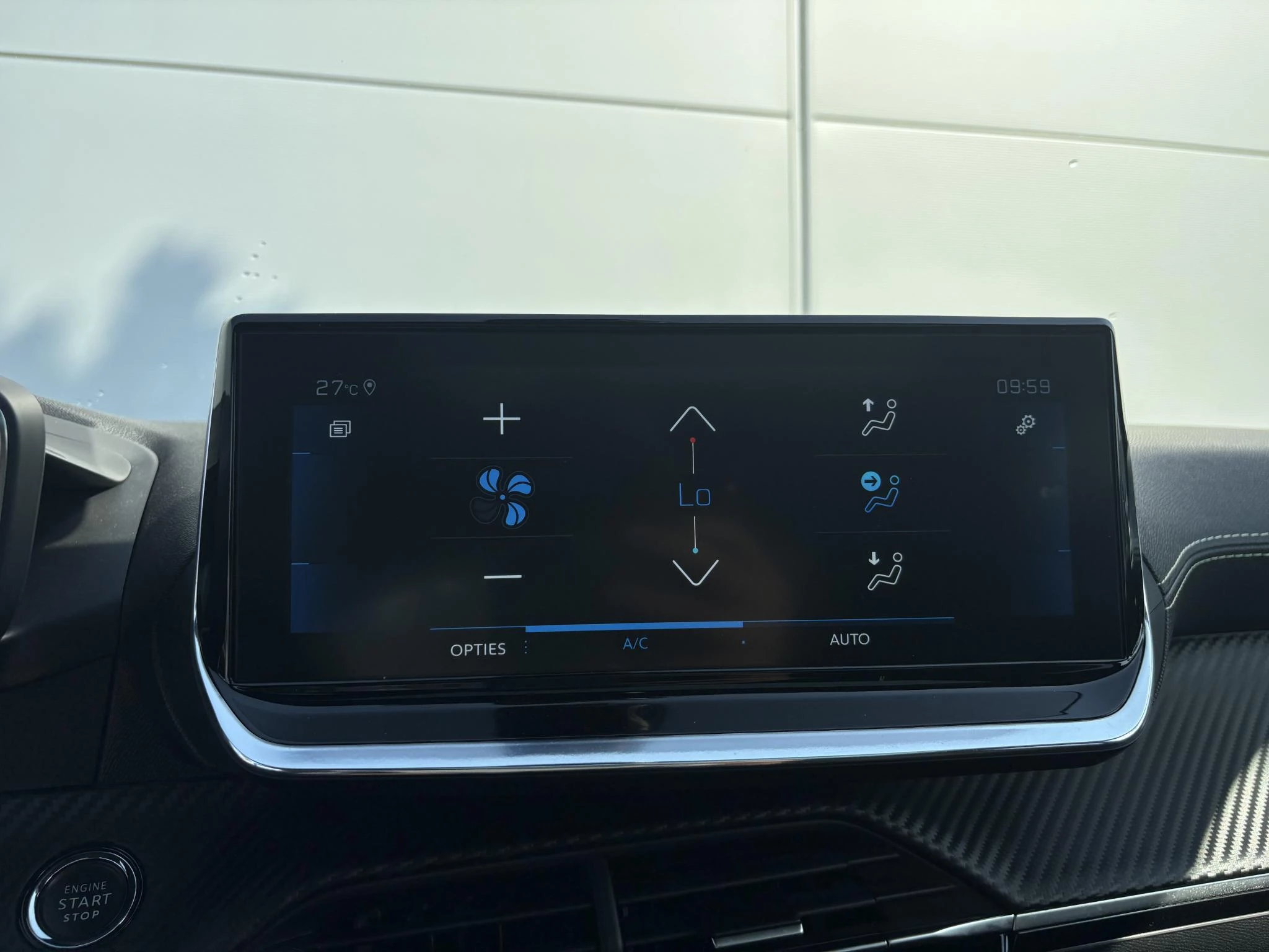 Peugeot-208-image-12