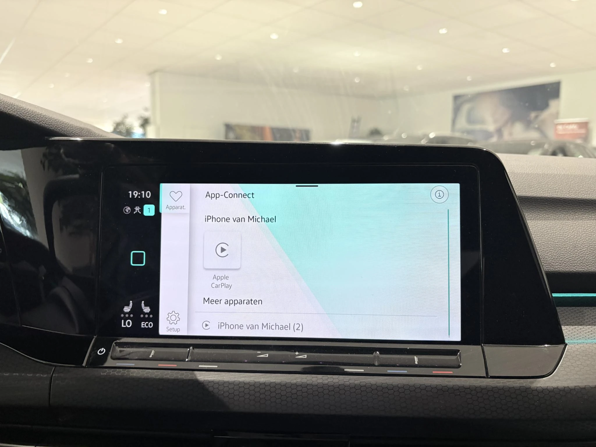 Volkswagen-Golf-image-18