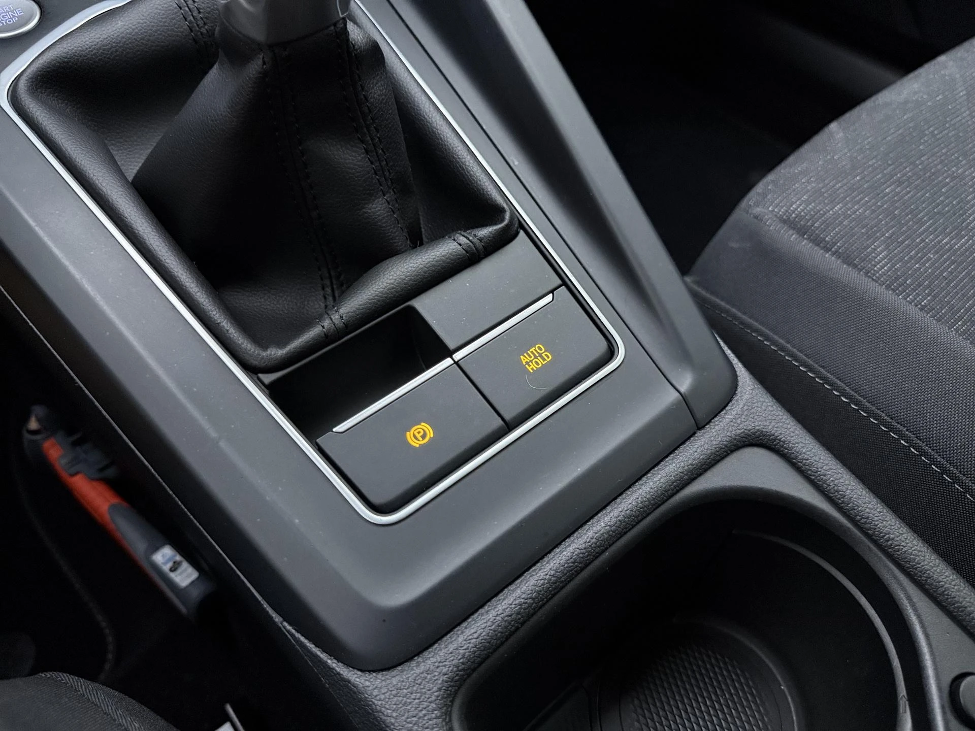 Volkswagen-Golf-image-24