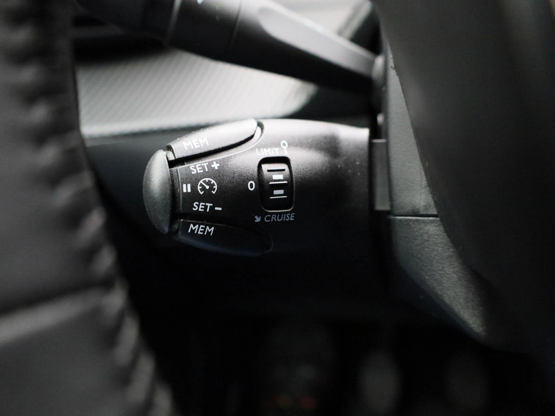 Peugeot 2008 - 22