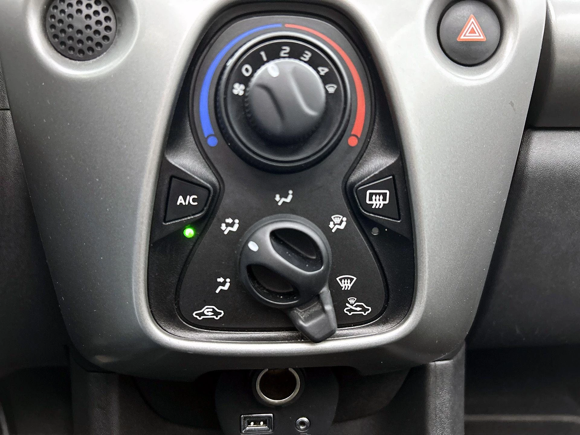 Peugeot-108-image-24