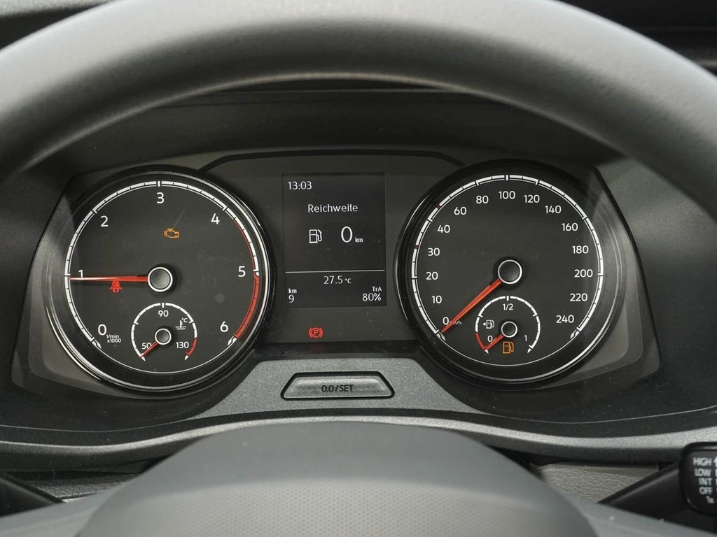 Volkswagen-Transporter-image-14