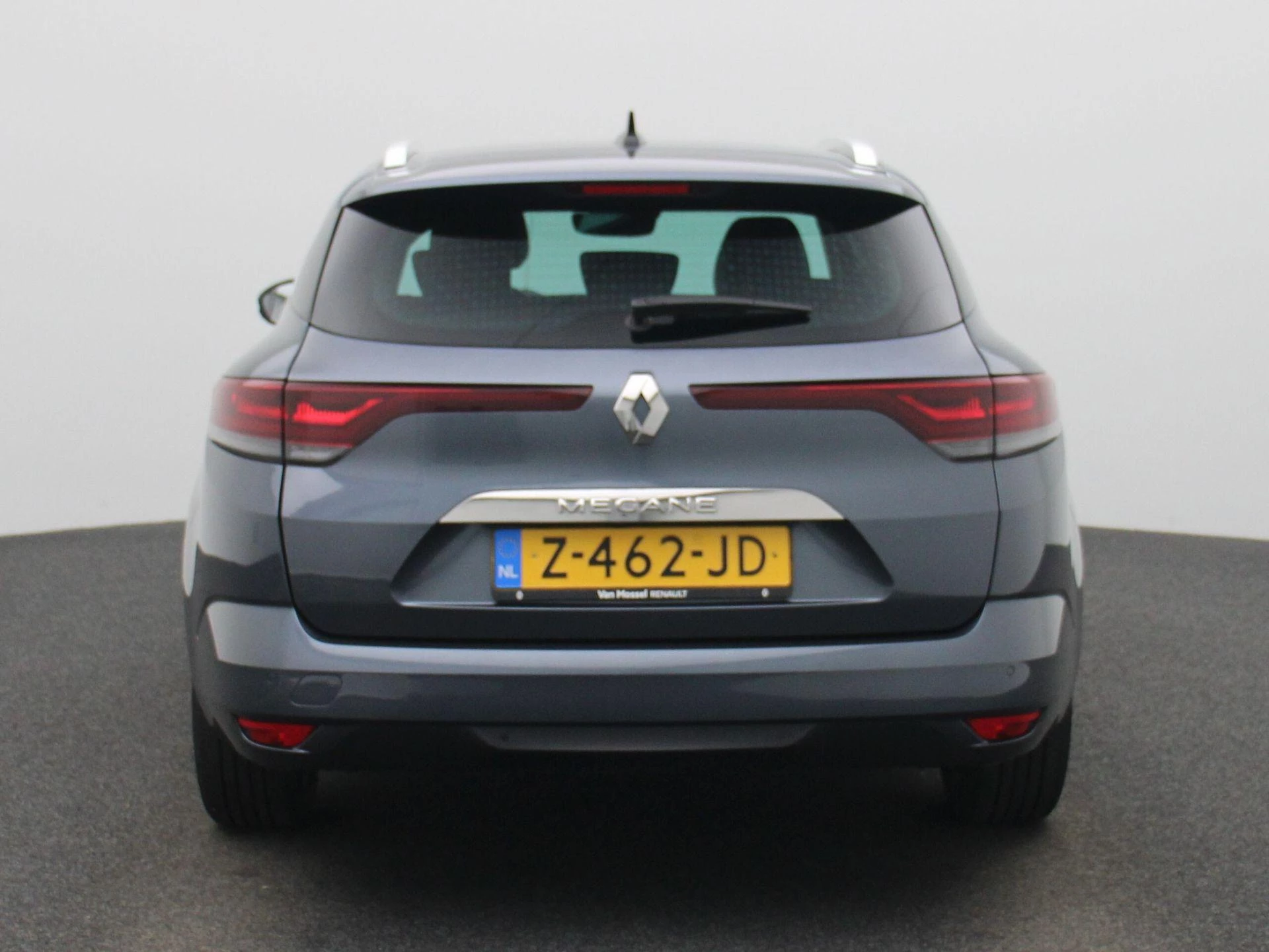 Renault-Mégane Estate-image-4