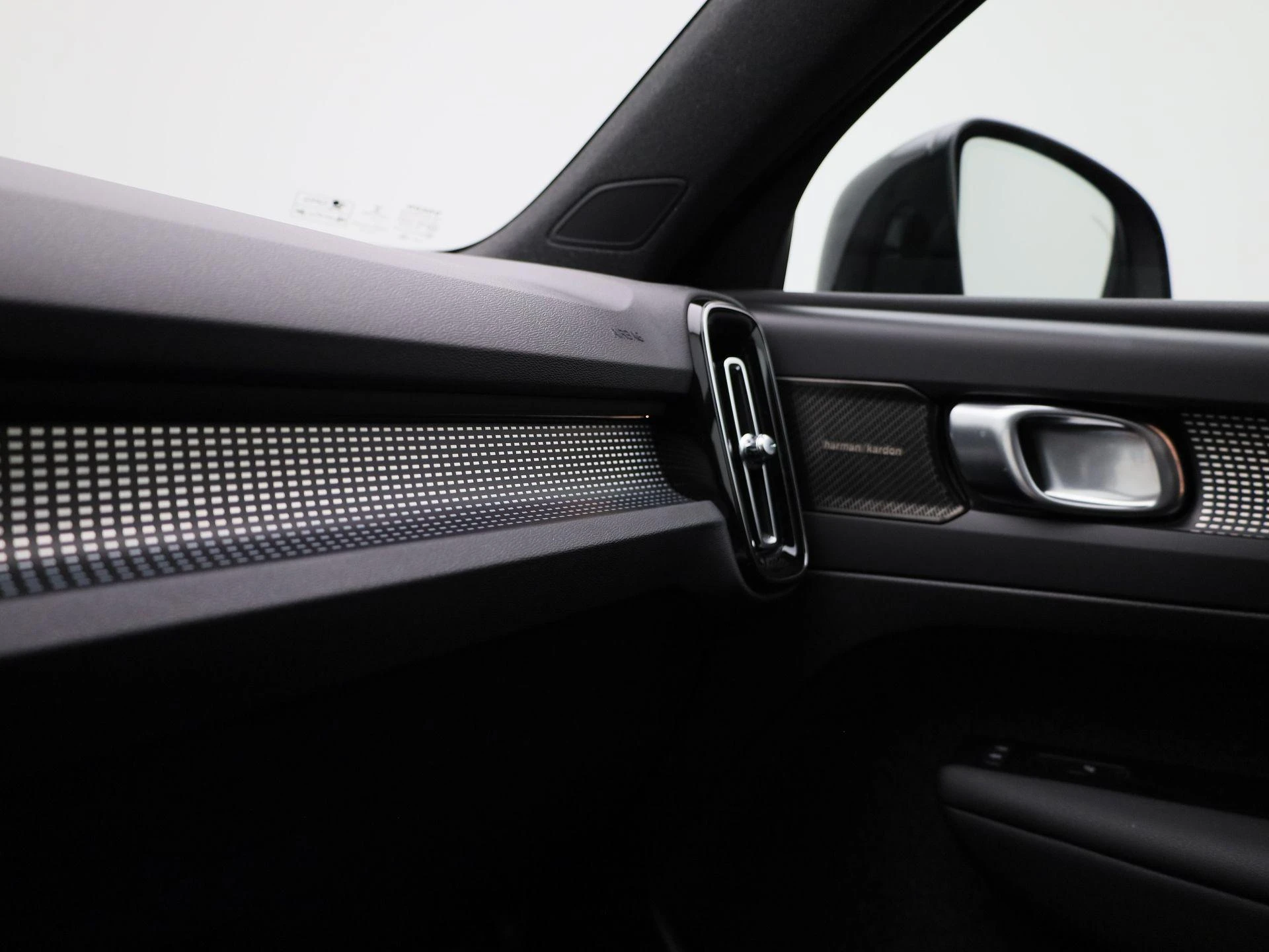 Volvo-XC40-image-29