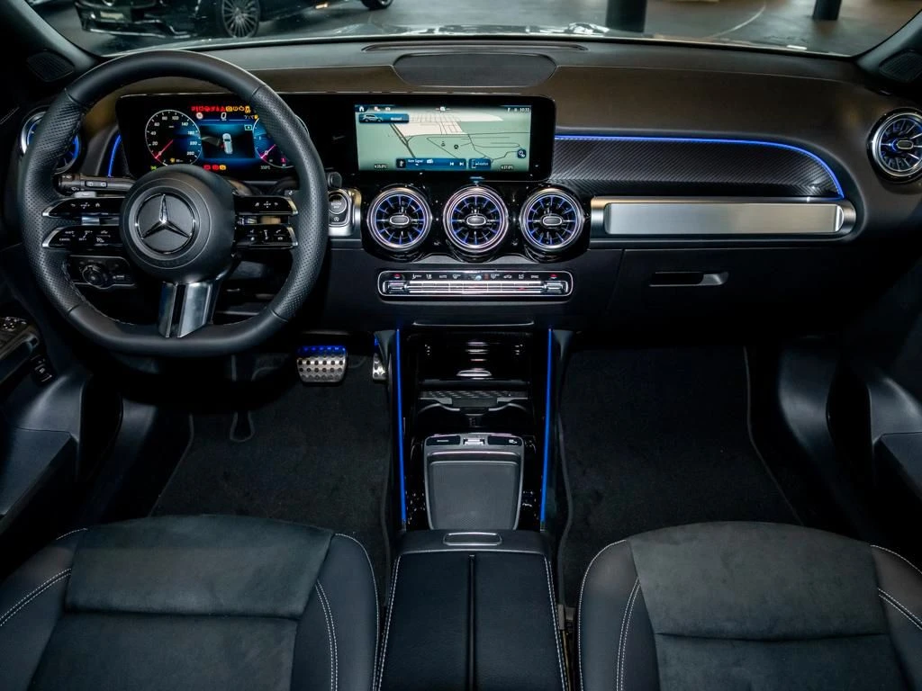 Mercedes-Benz-GLB 200 d-image-12
