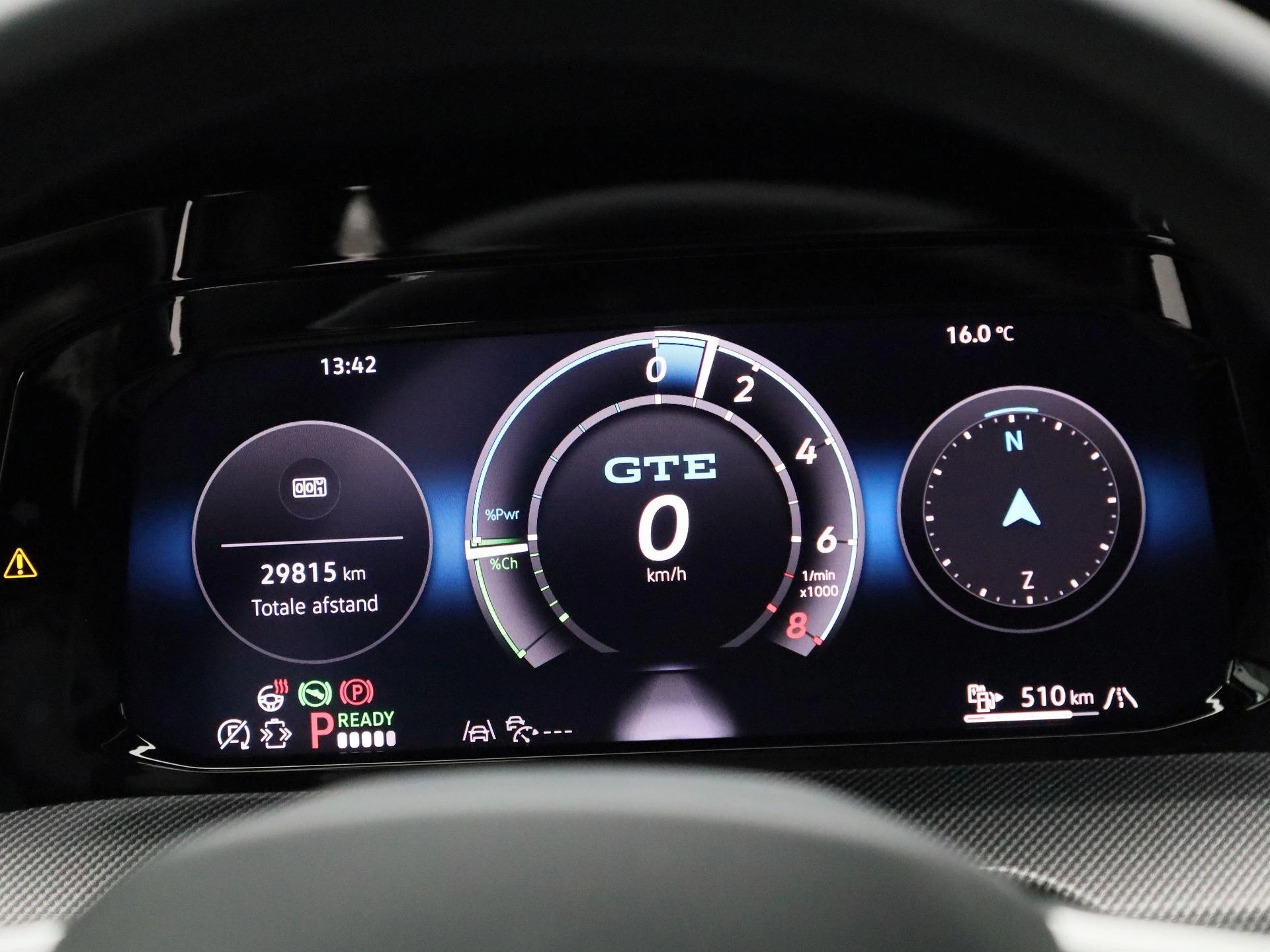 Volkswagen-Golf-image-7