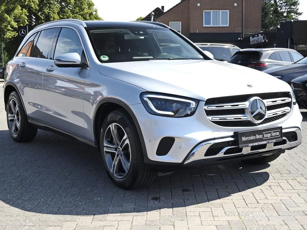 Mercedes-Benz-GLC 300 d-image-3