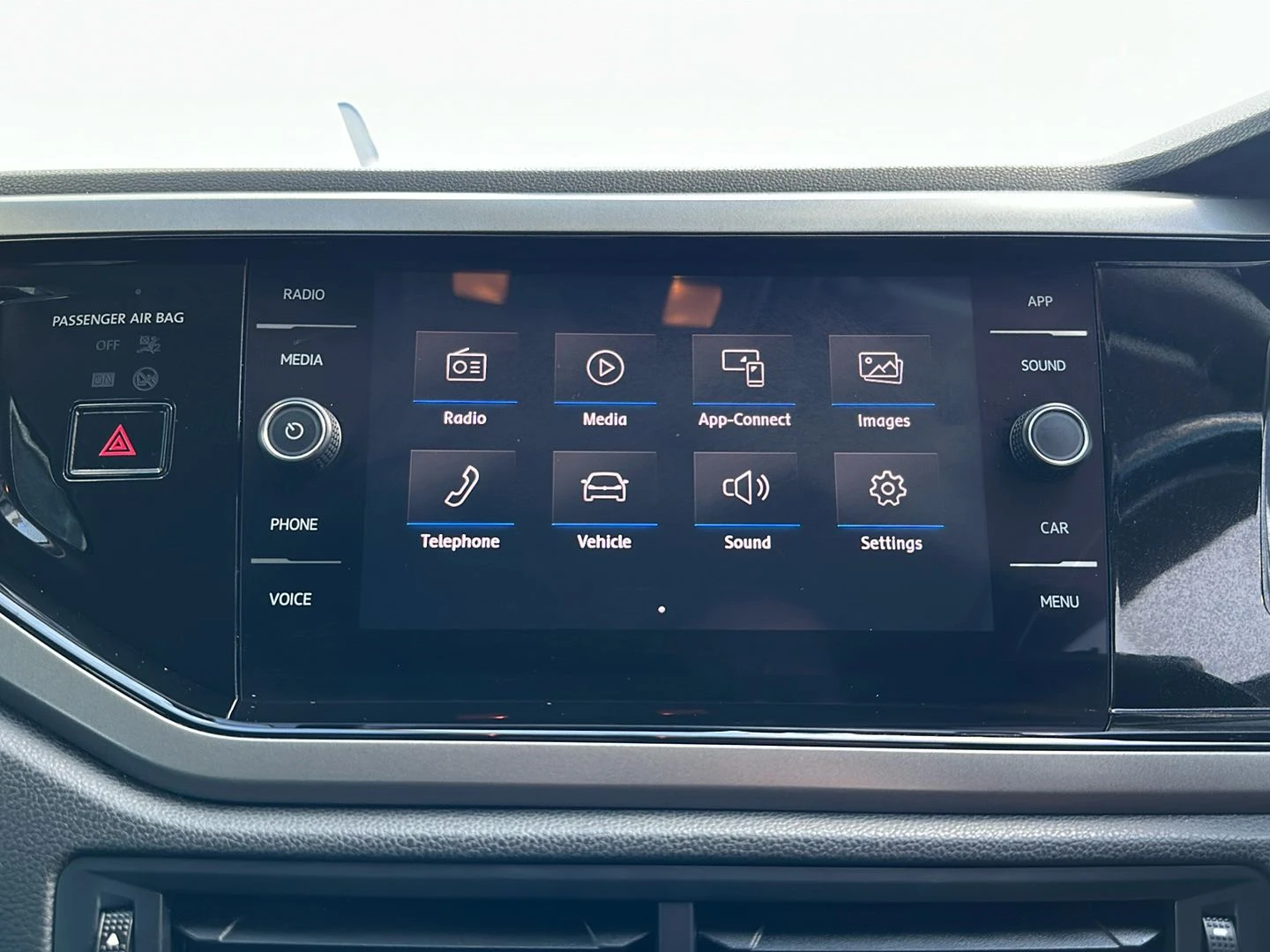 Volkswagen-Polo-image-10
