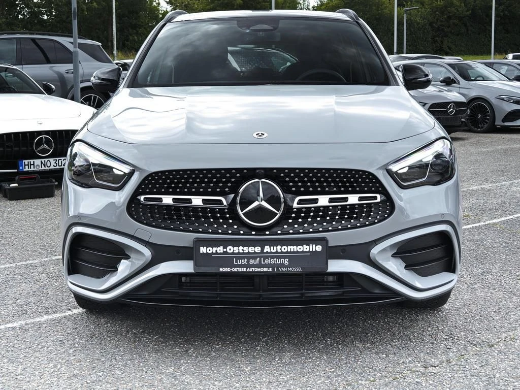Mercedes-Benz-GLA 200 d-image-2