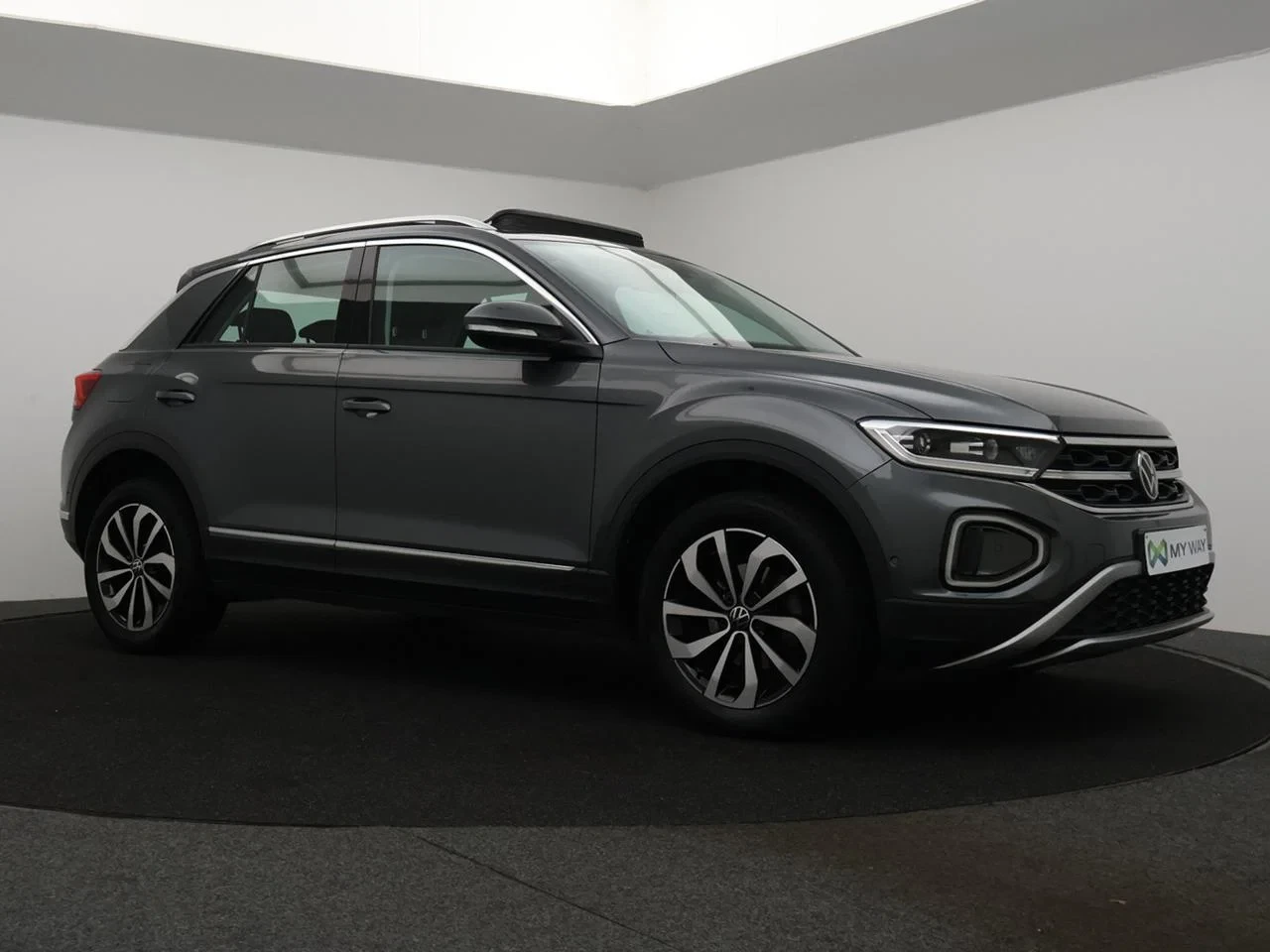 Volkswagen-T-Roc-image-10
