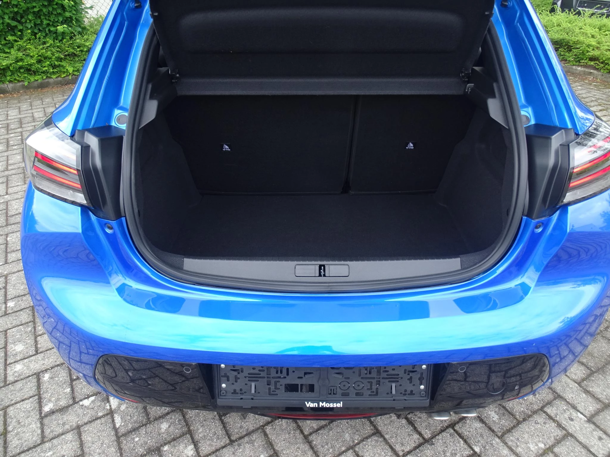 Peugeot 208 1.2 HYBRID 136 e-DSC6 Allure