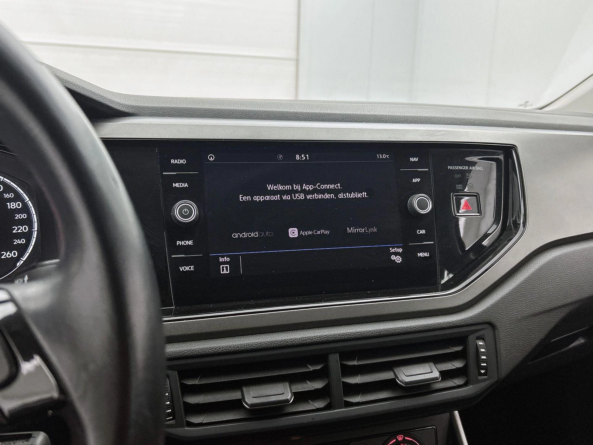 Volkswagen-Polo-image-16