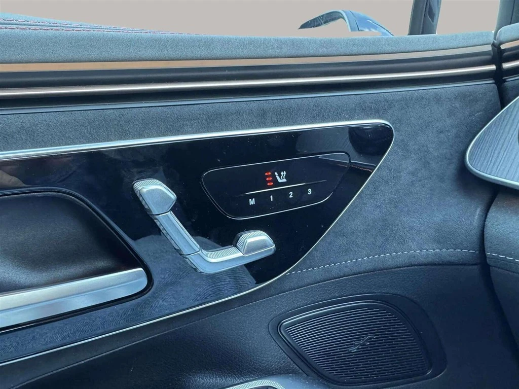 Mercedes-Benz-EQE-image-10