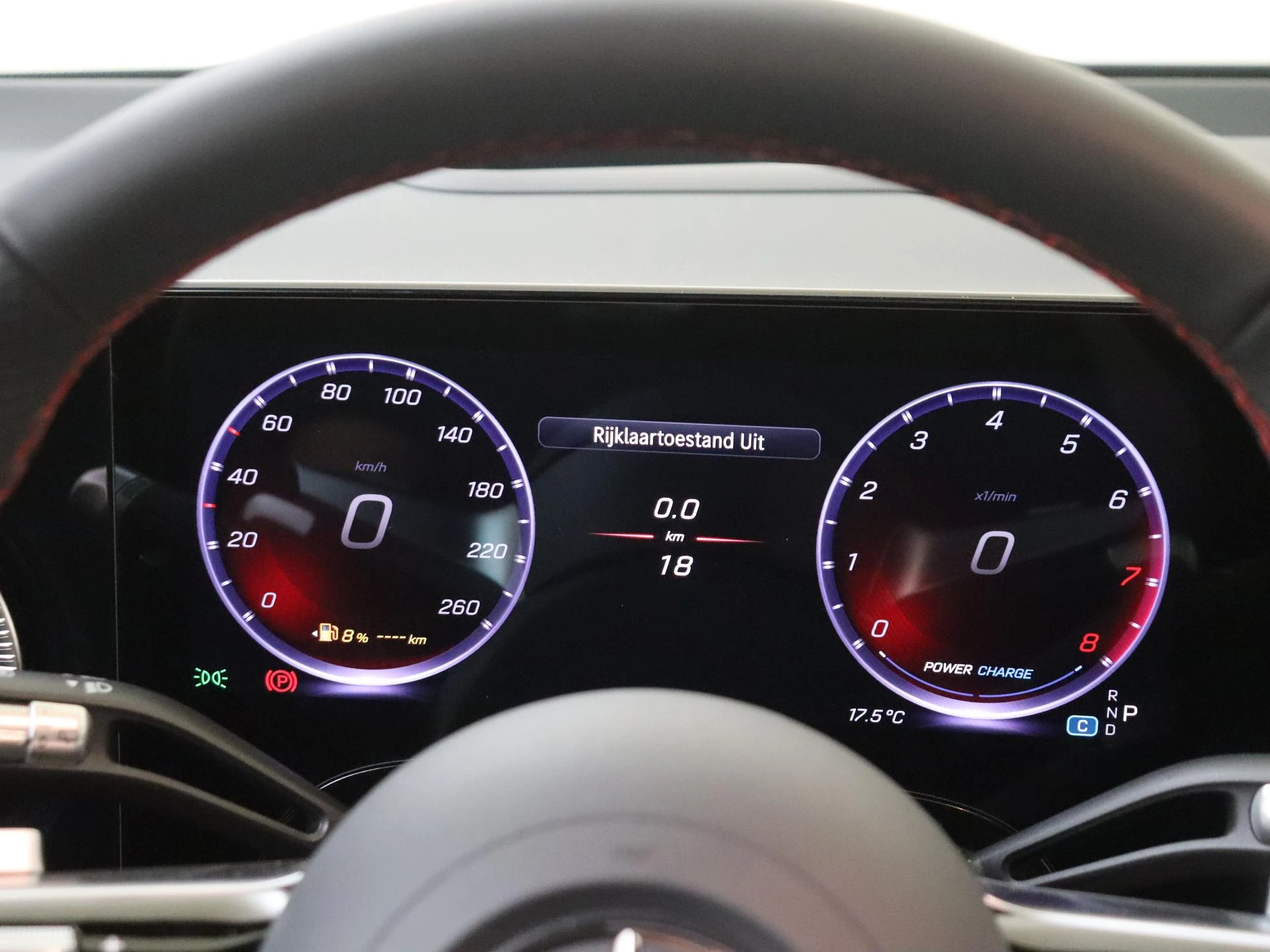 Mercedes-Benz-GLB-image-10