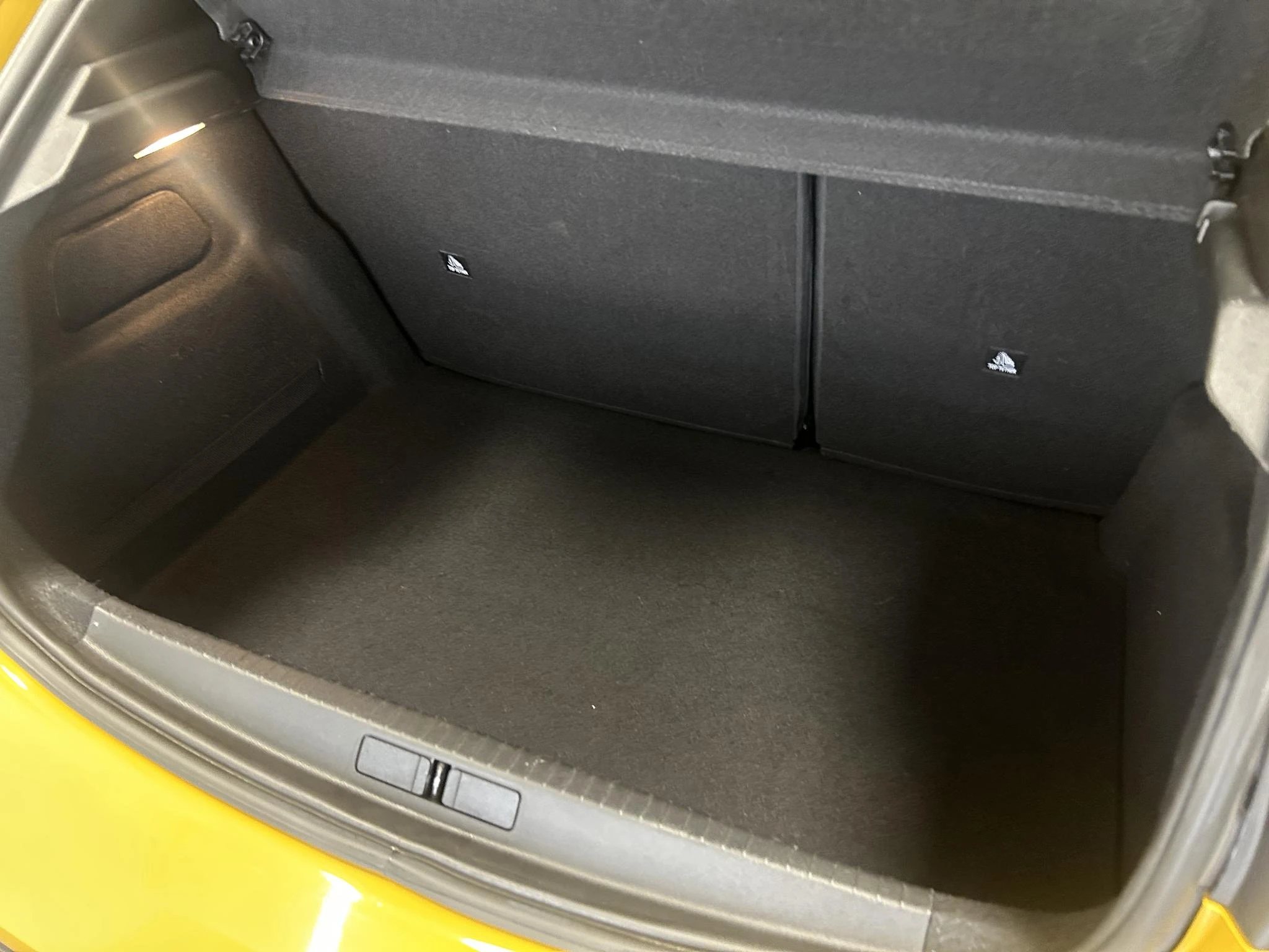 Peugeot-208-image-18