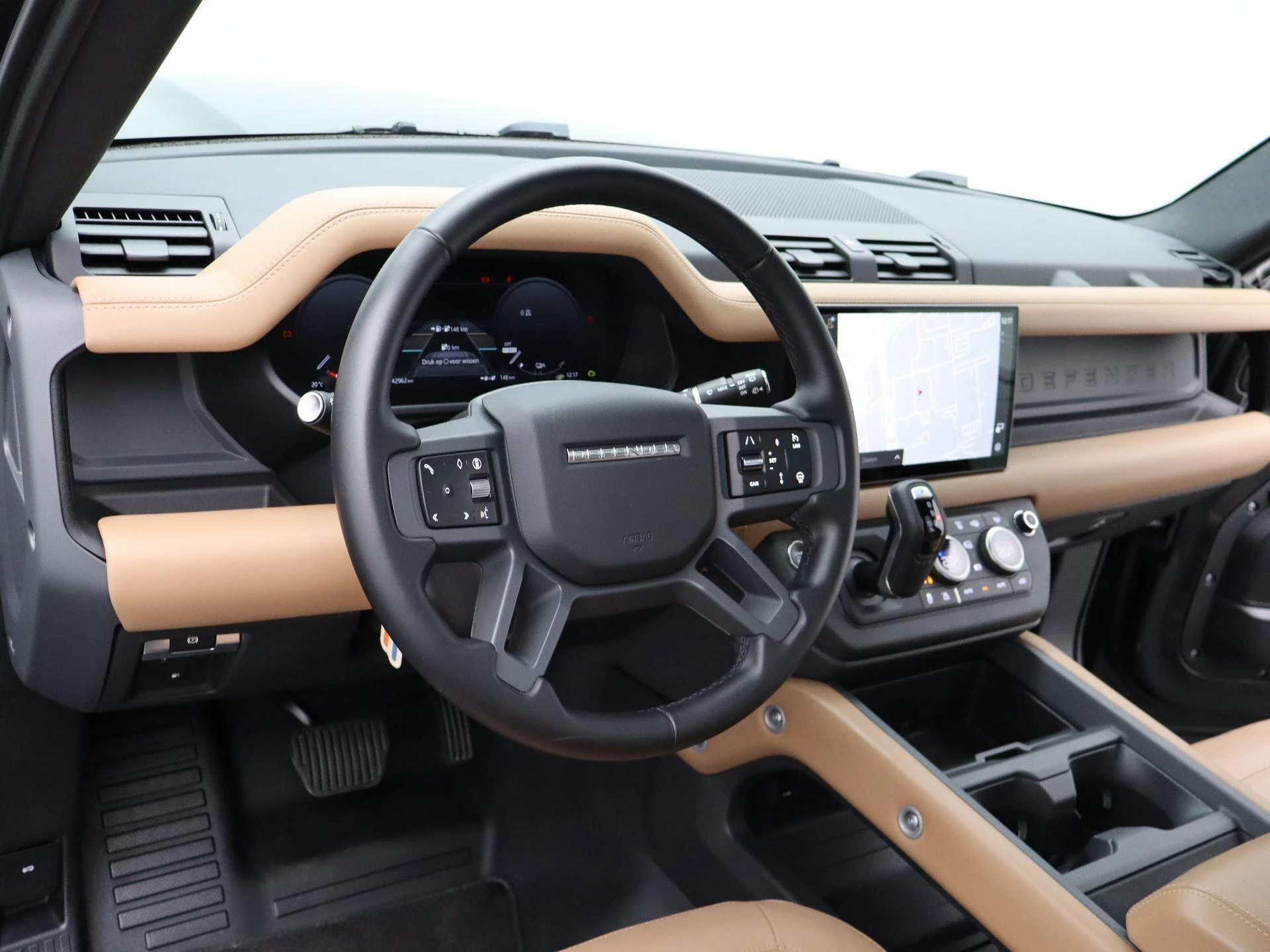 Land Rover Defender 110 2.0 P300e 110 X-Dynamic HSE