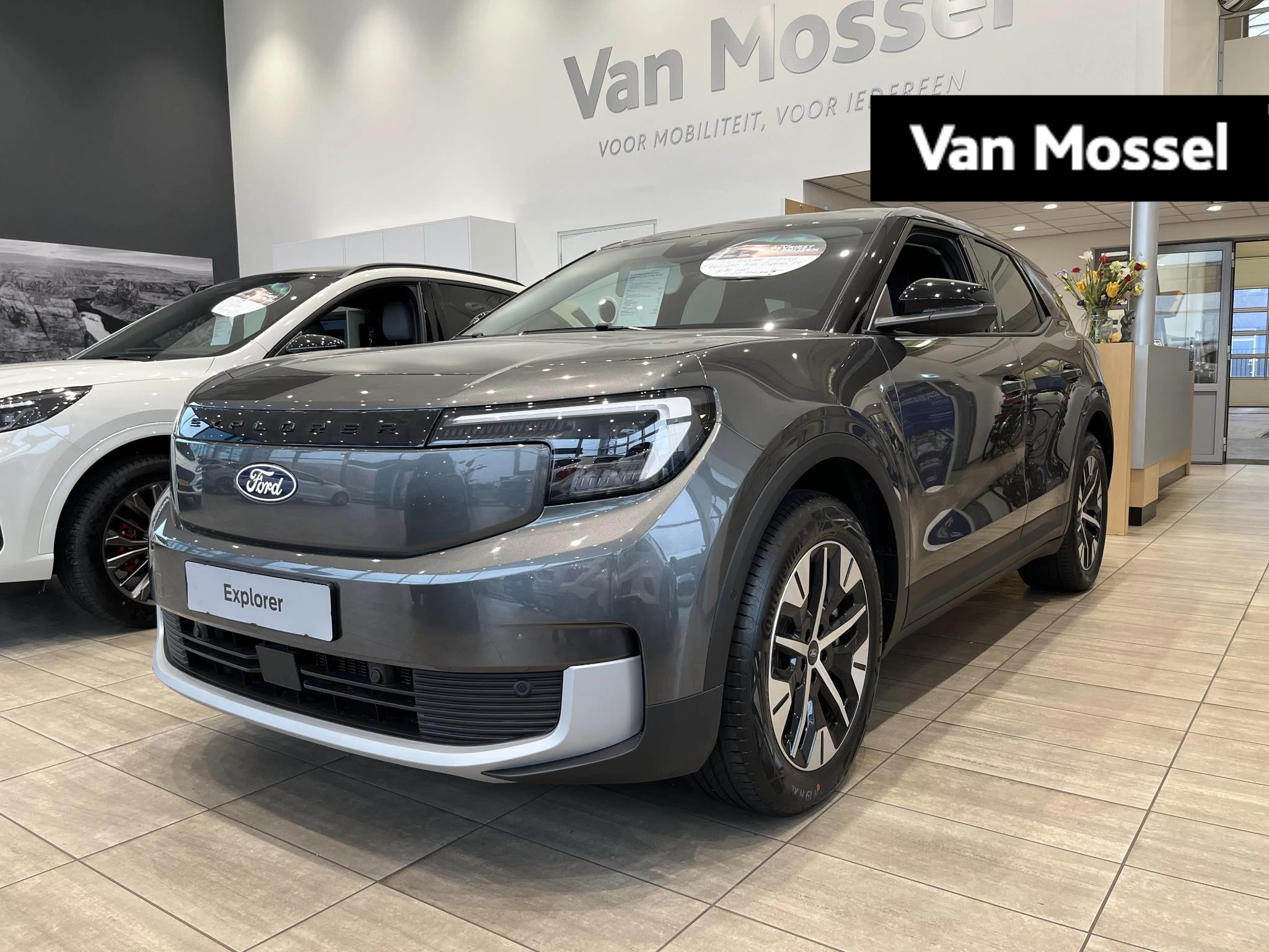 Ford-Explorer-image-0