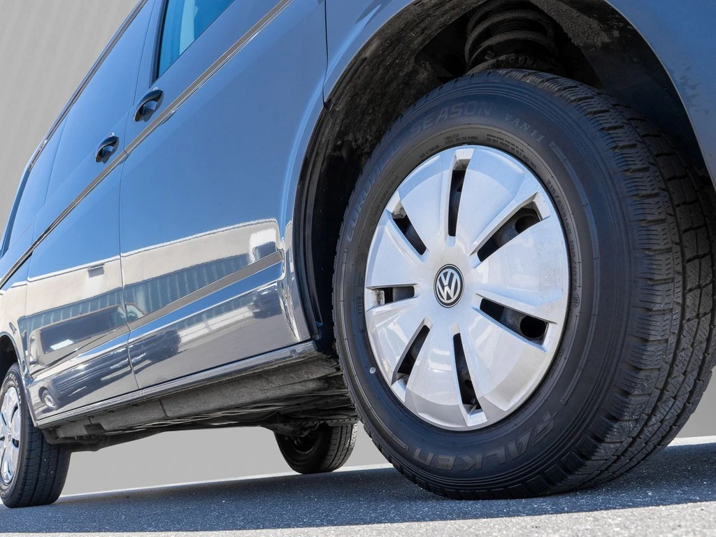 Volkswagen-Transporter-image-4