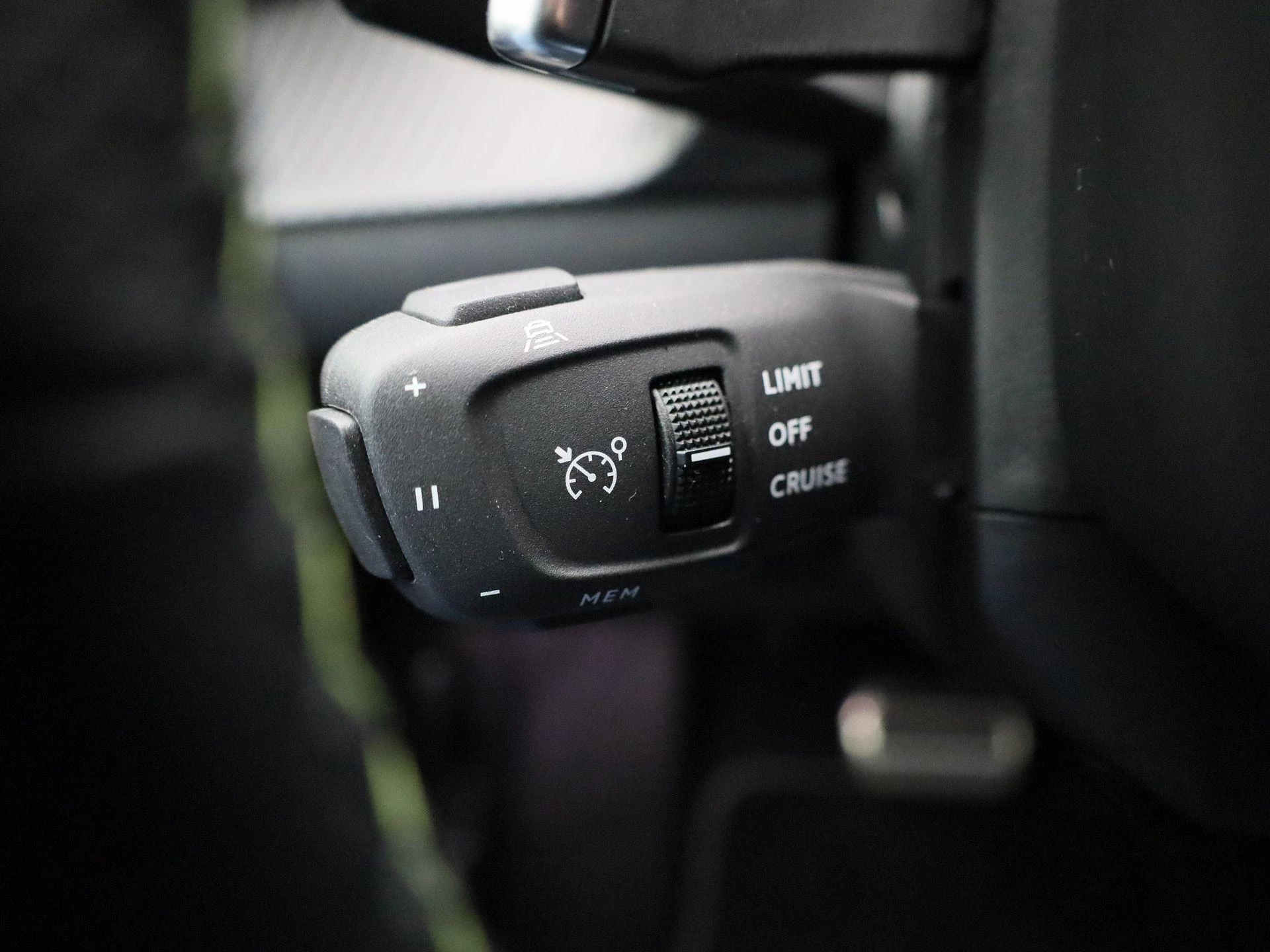 Peugeot-208-image-24