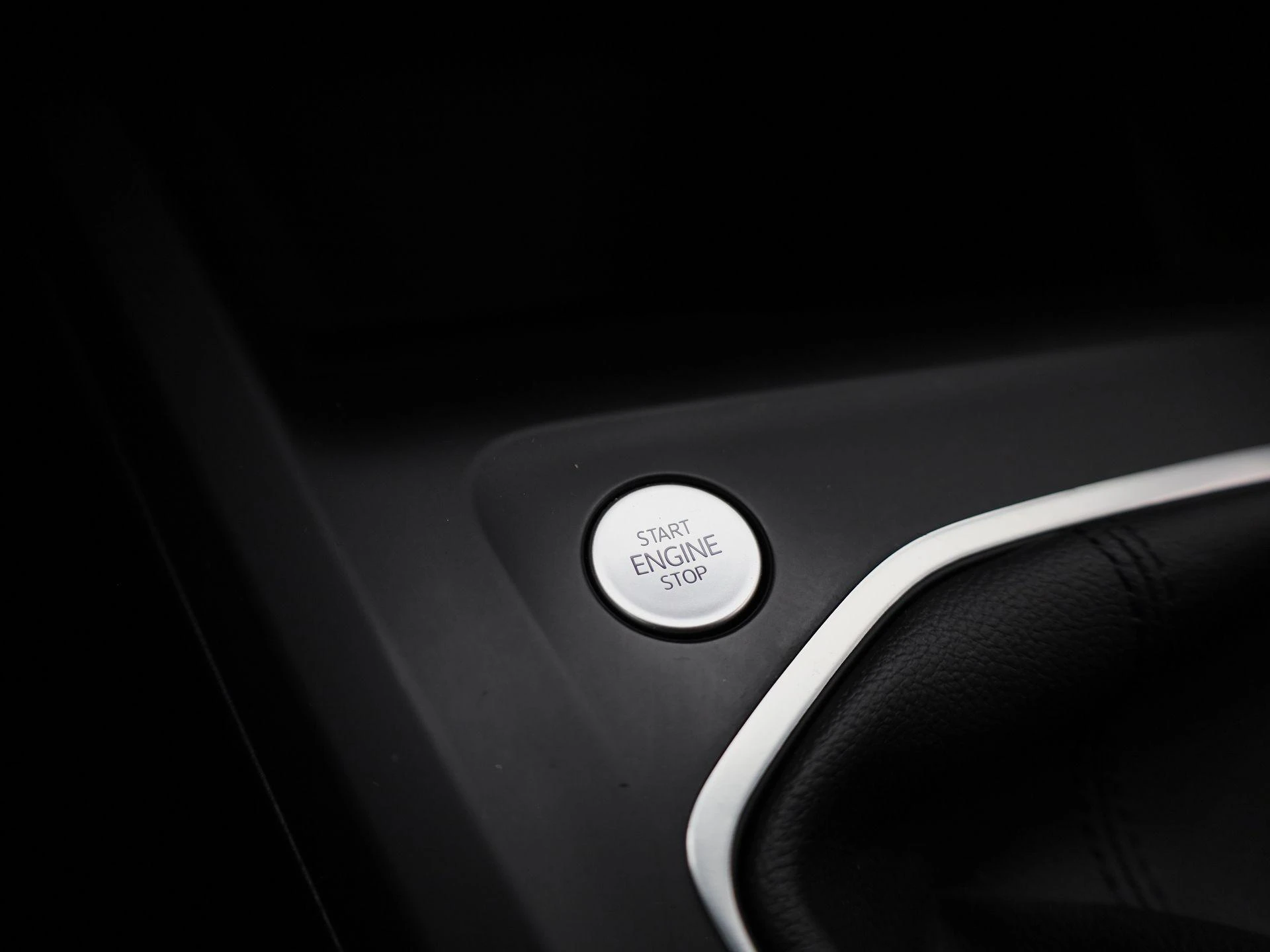 Volkswagen-Golf-image-25