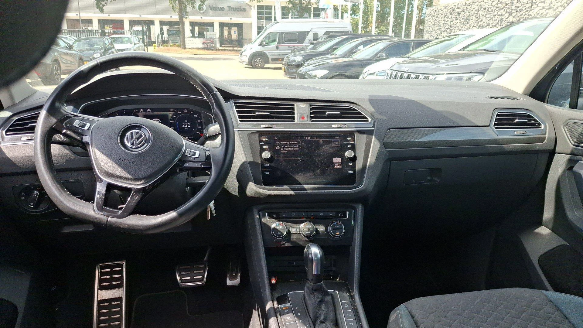 Volkswagen-Tiguan-image-2