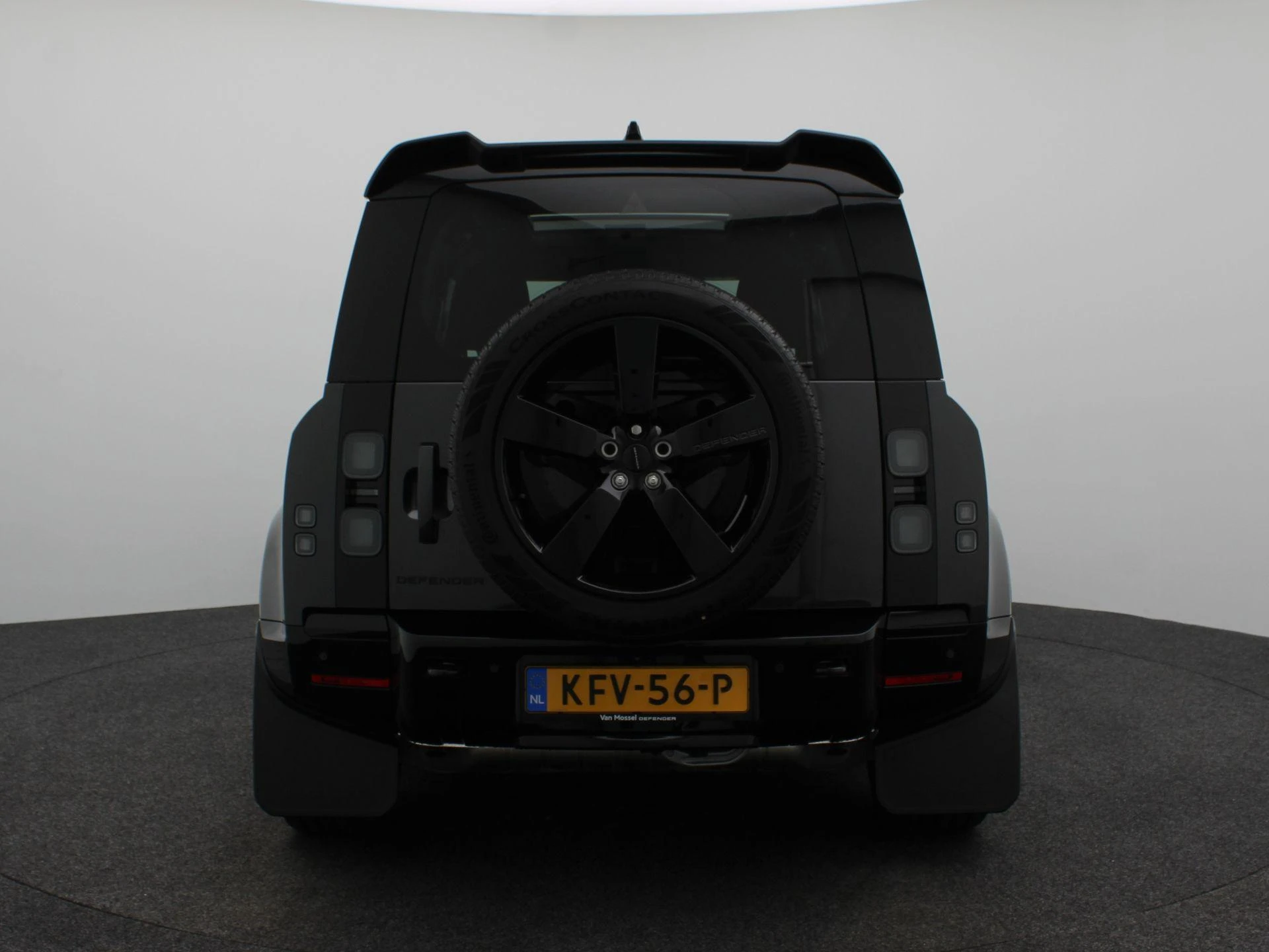 Land Rover Defender 110 2.0 P300e 110 Dynamic Edition