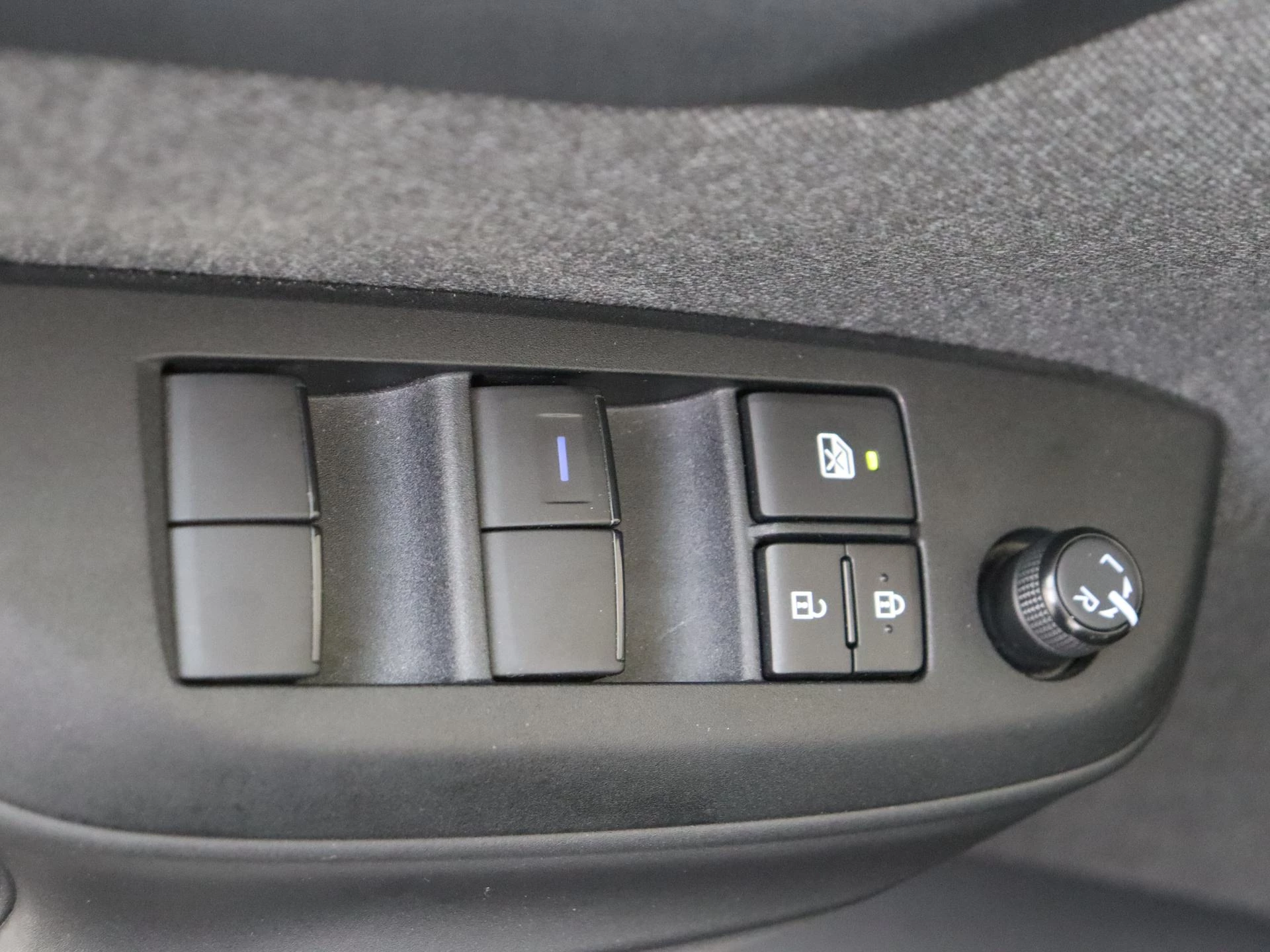 Toyota-Yaris-image-22