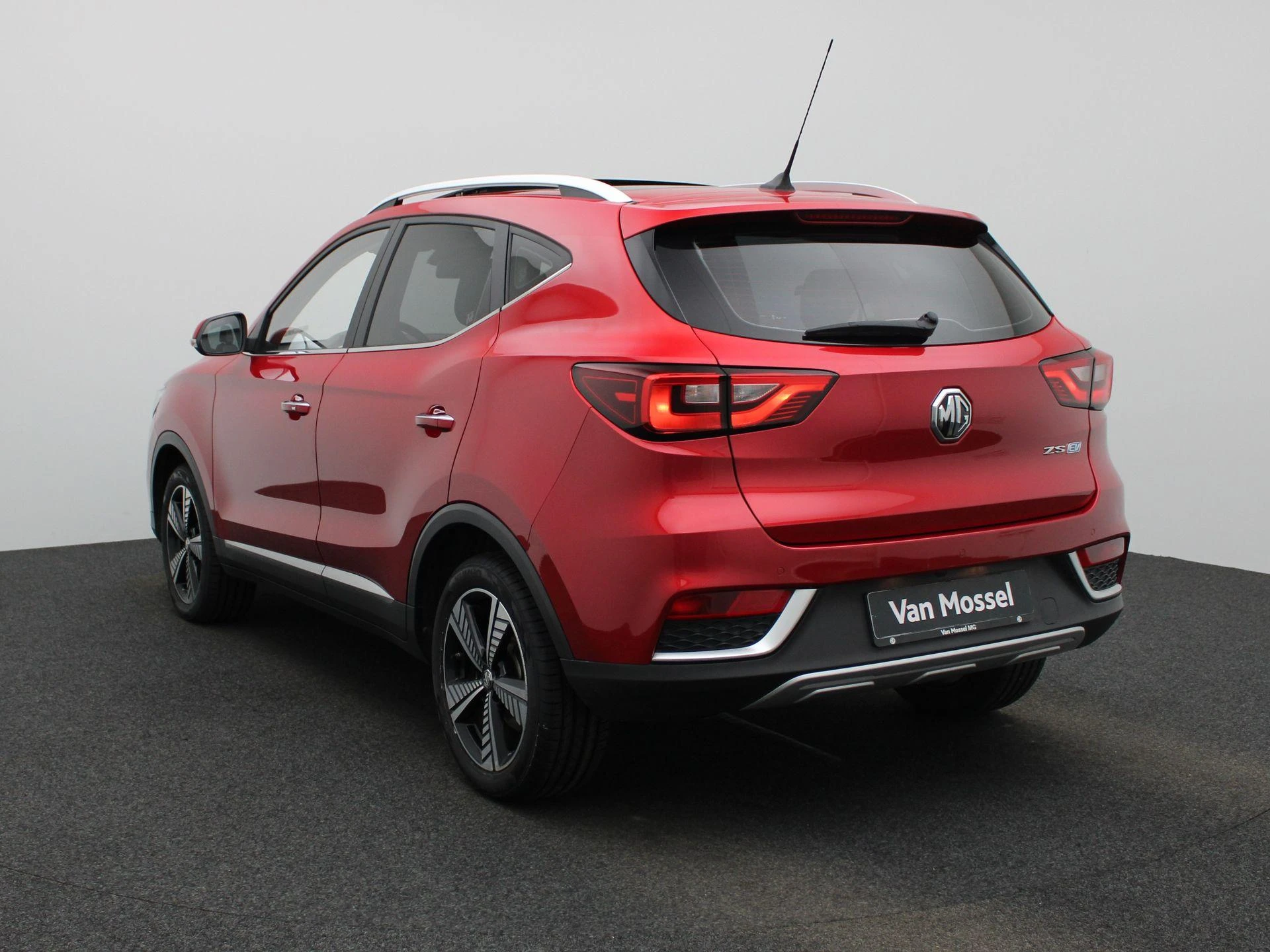 MG-ZS EV-image-1