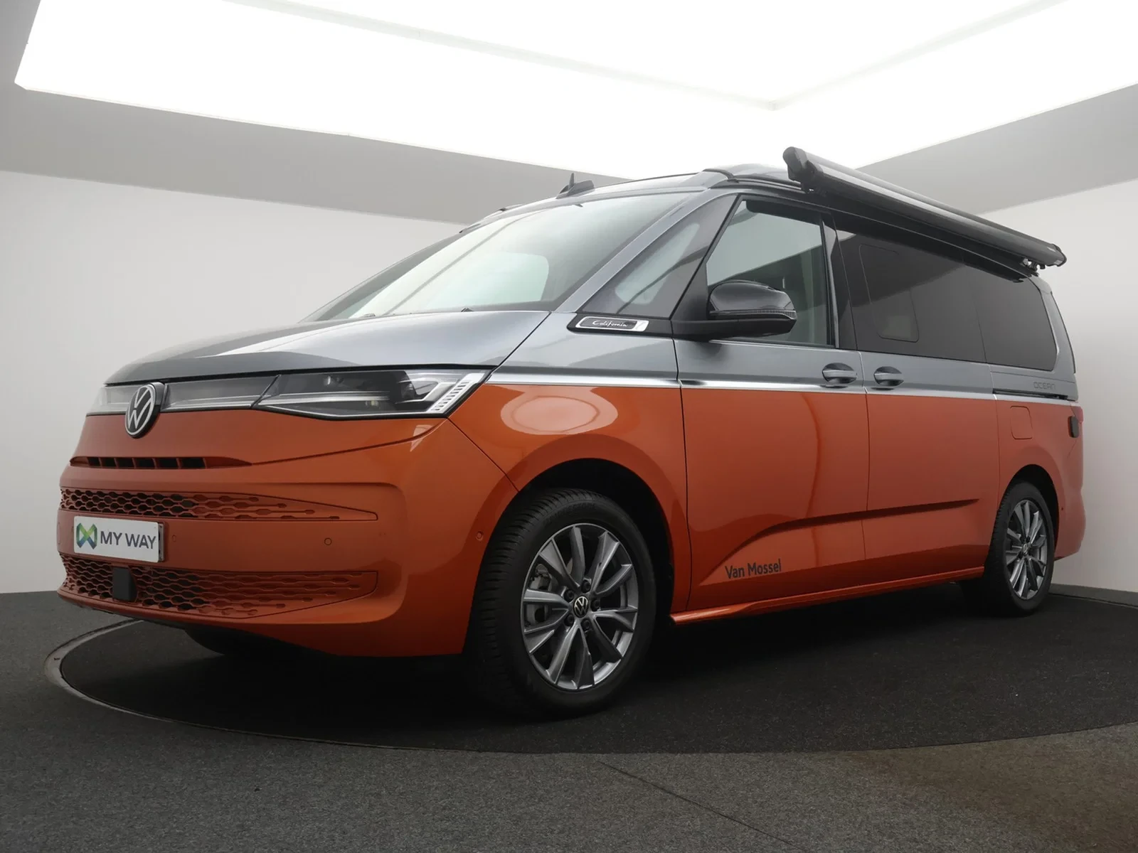 Volkswagen-Multivan-image-0
