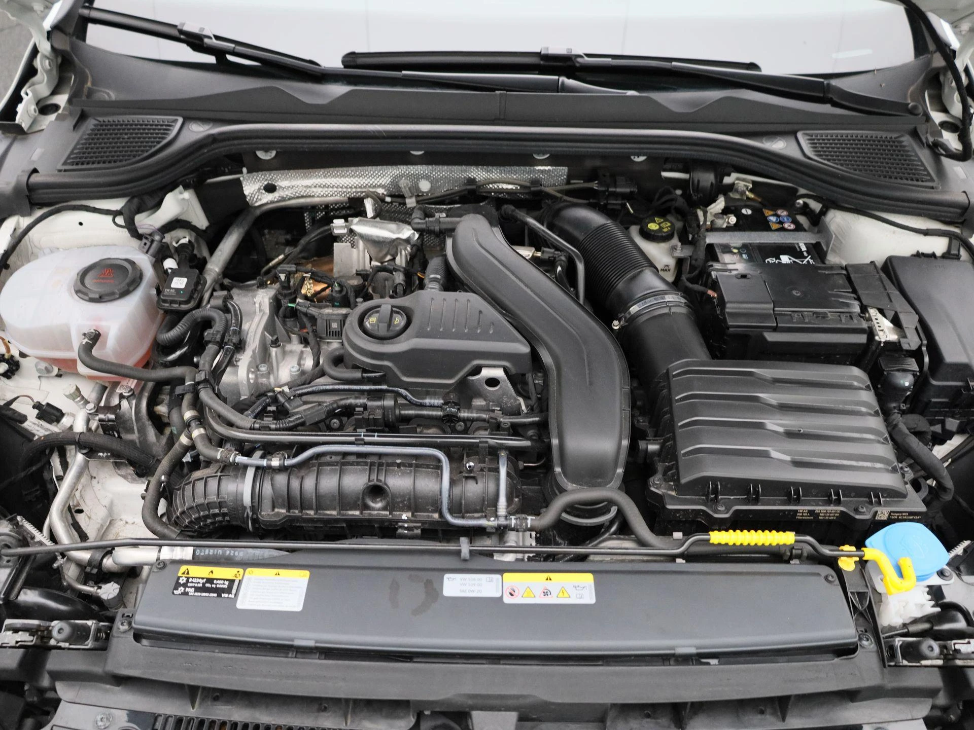 Volkswagen-Golf-image-38