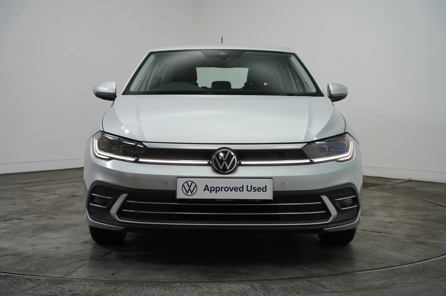 Volkswagen-Polo-image-6